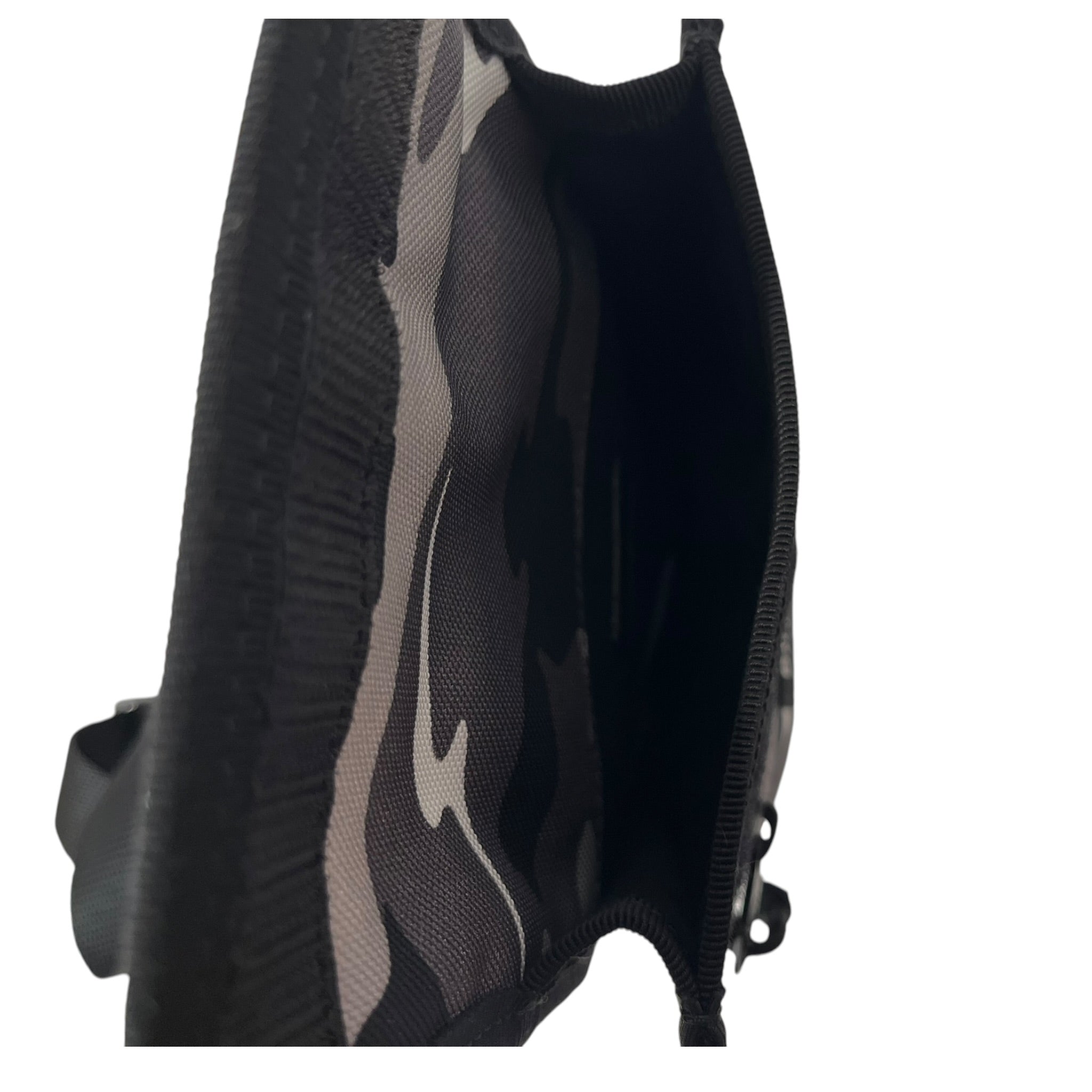 BALENCIAGA/Cross Body Bag/Camouflage/Nylon/GRY/FLAP TOP CLIP STRAP view 5