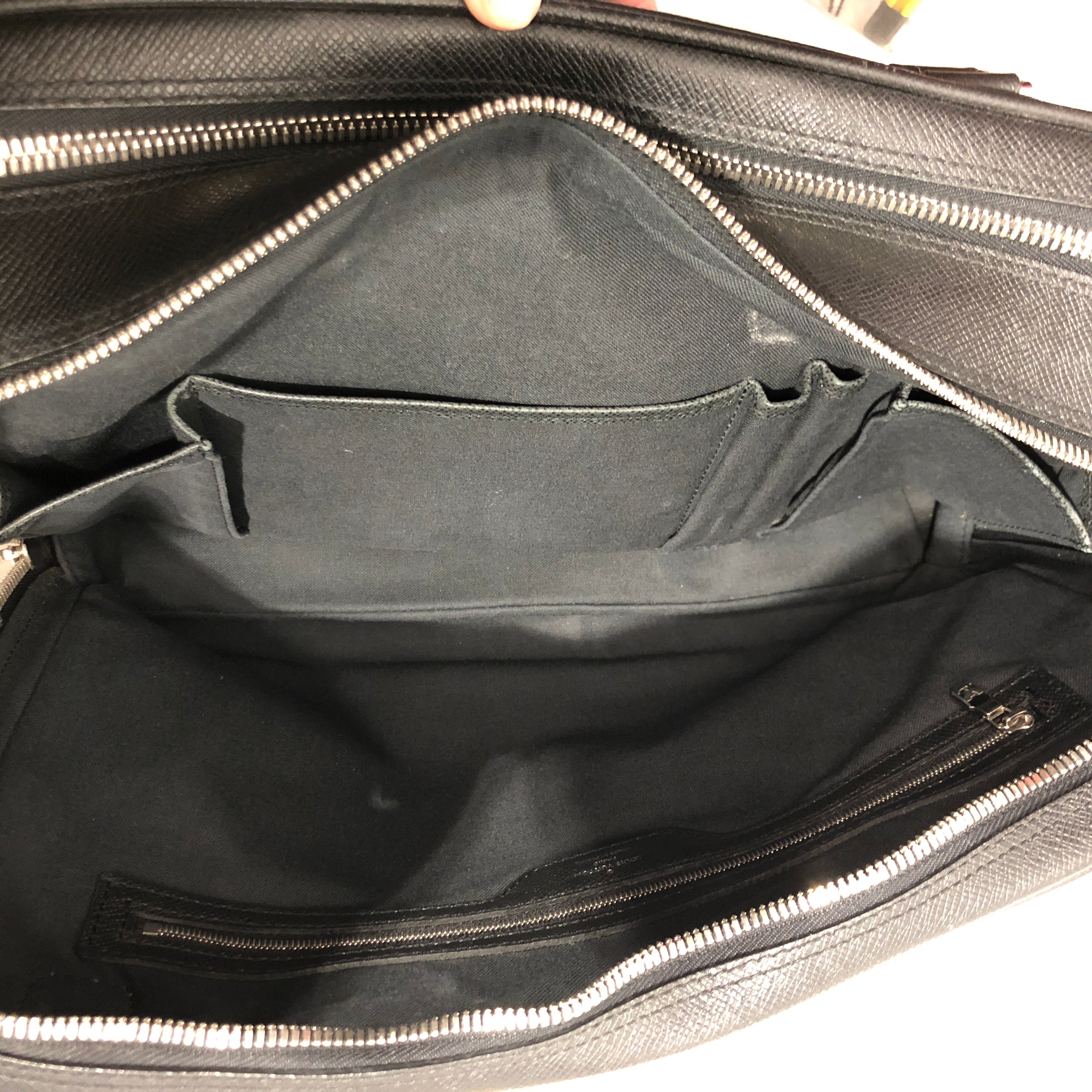 LOUIS VUITTON/Briefcase/Leather/BLK/TAIGA LEATHER view 7