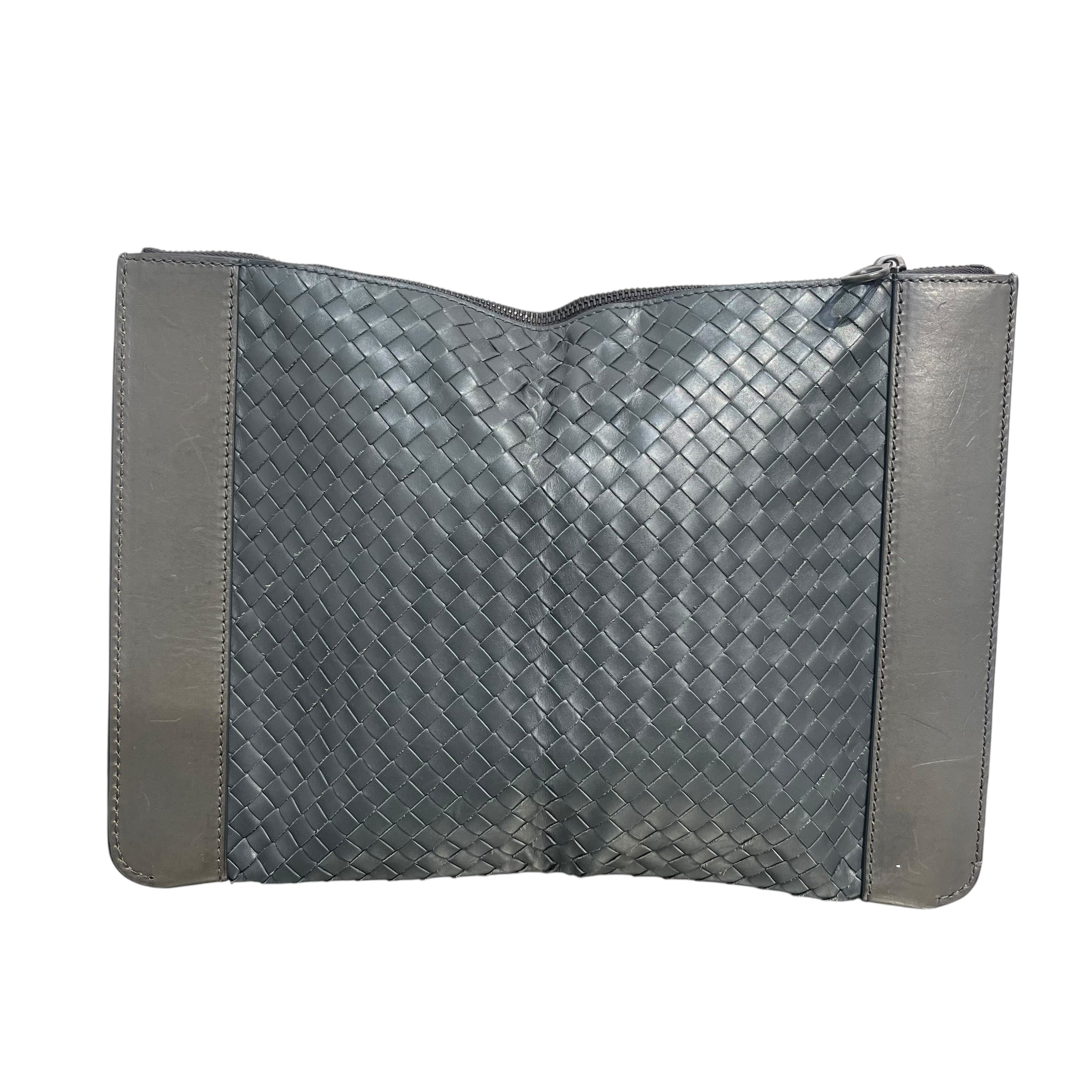 BOTTEGA VENETA/Clutch Bag/Leather/GRY/fold/ zip waffle pouch view 2