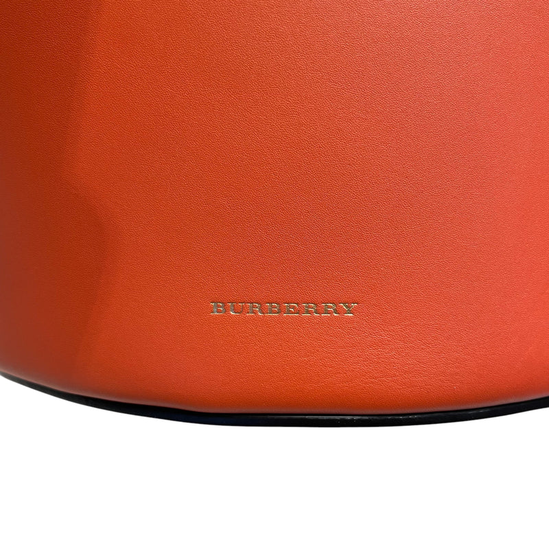 BURBERRY LONDON/Bag/M/Leather/ORN/Bucket Bag CFPLCP1374
