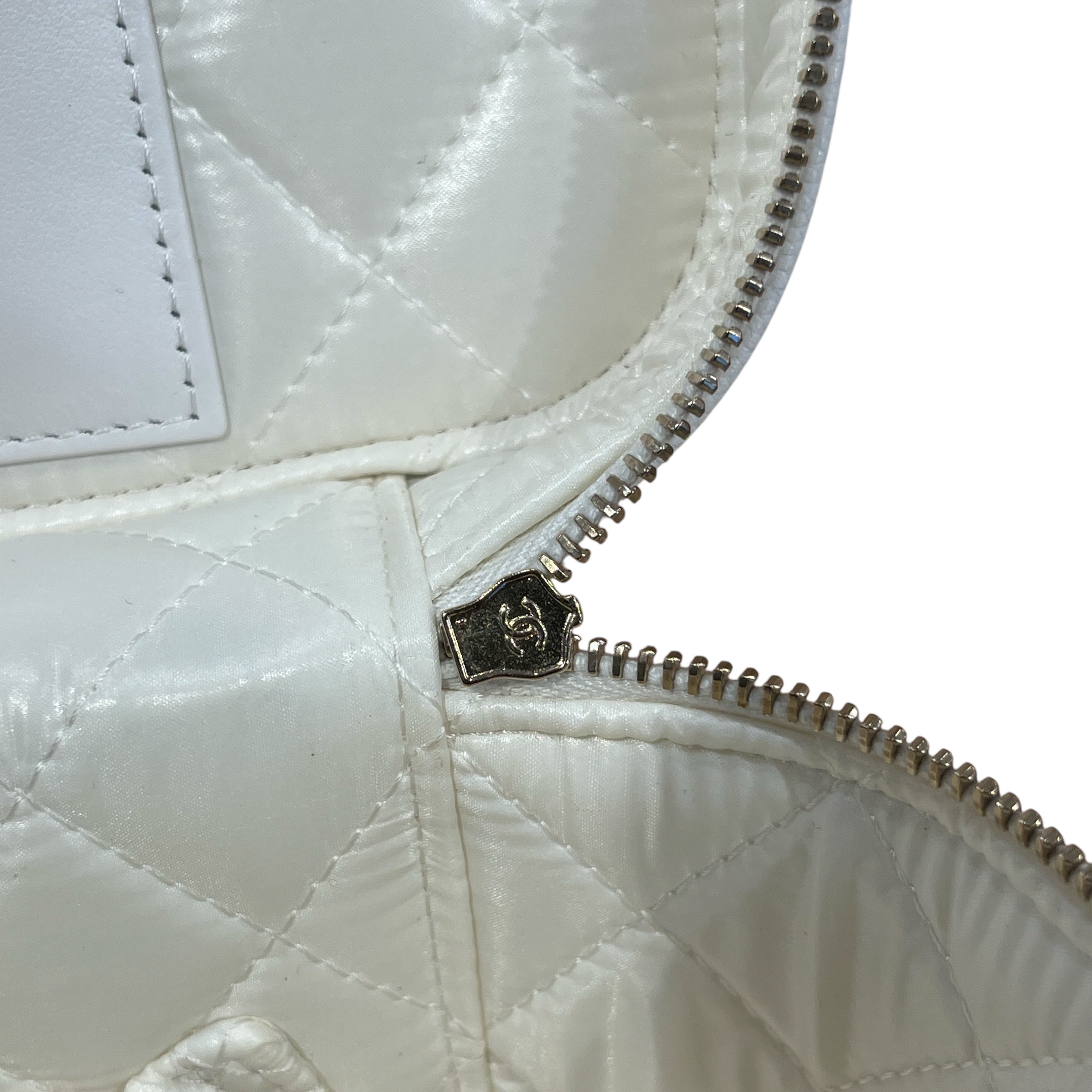 CHANEL/Hand Bag/M/Leather/WHT/CC DIAMOND QUILTED CAVIAR view 7