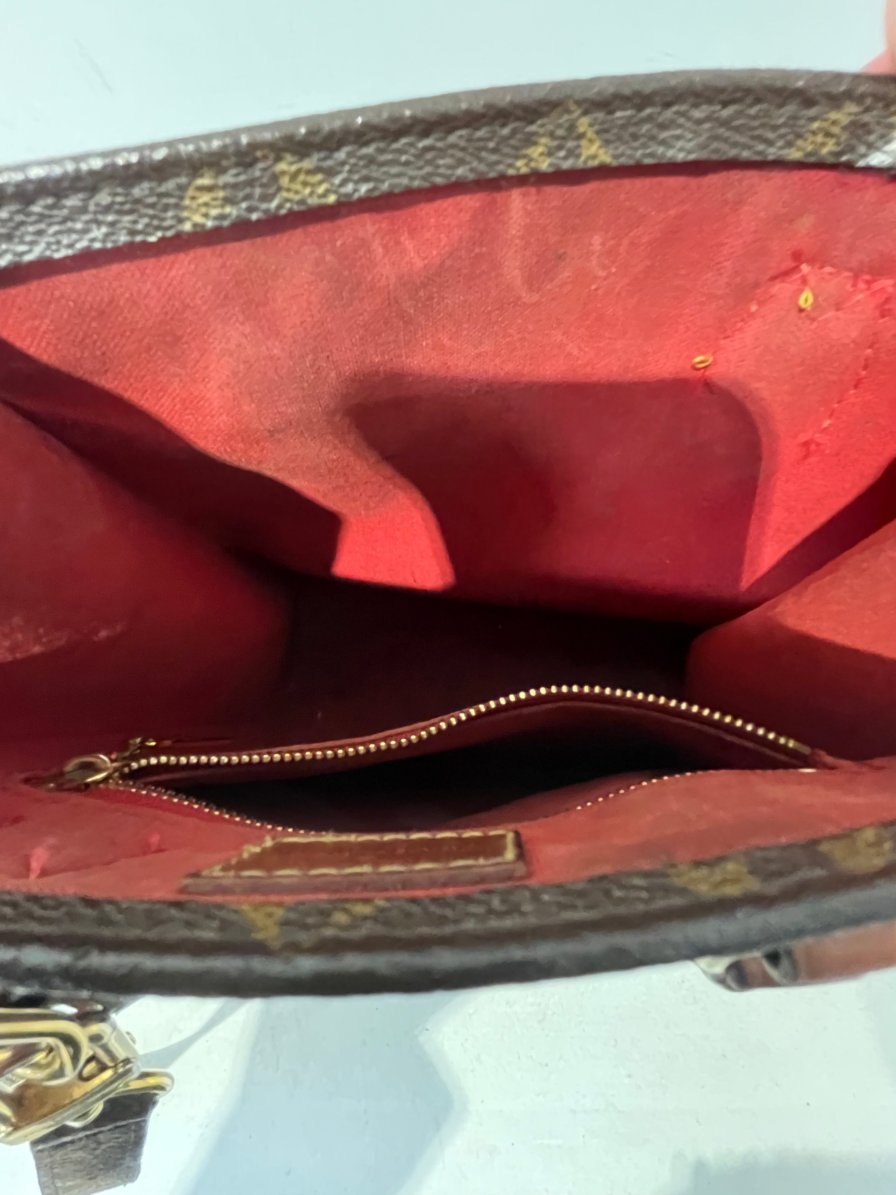 LOUIS VUITTON/Cross Body Bag/Monogram/Leather/BRW/SAC PLAT PETITE RED INTERIOR view 4