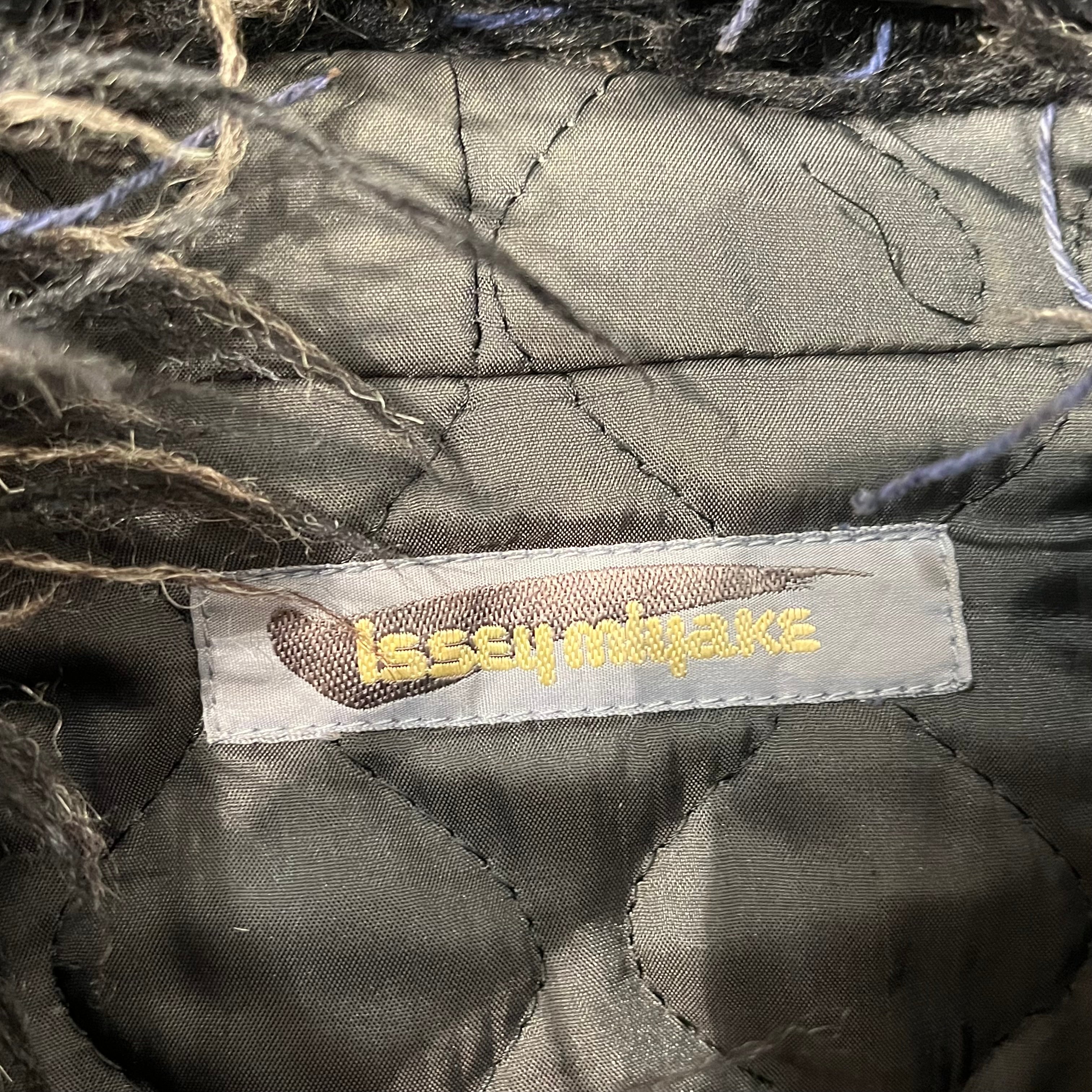 ISSEY MIYAKE/Coat/9/BLU/ISSEY MIYAKE BLK BLU YARN JKT view 3