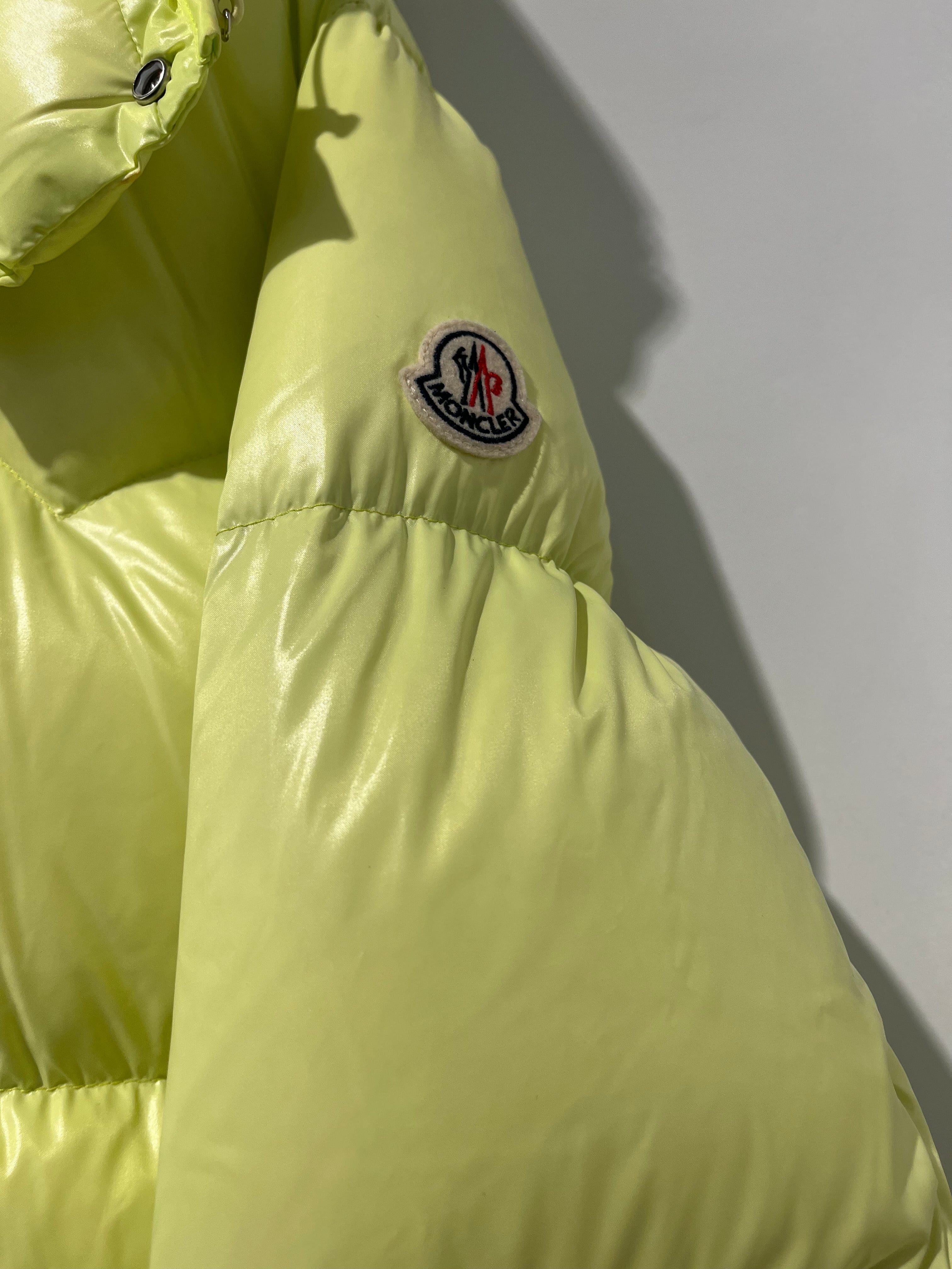 MONCLER/Puffer Jkt/5/Nylon/GRN/NEON GRN HOODED PUFFER JKT view 3