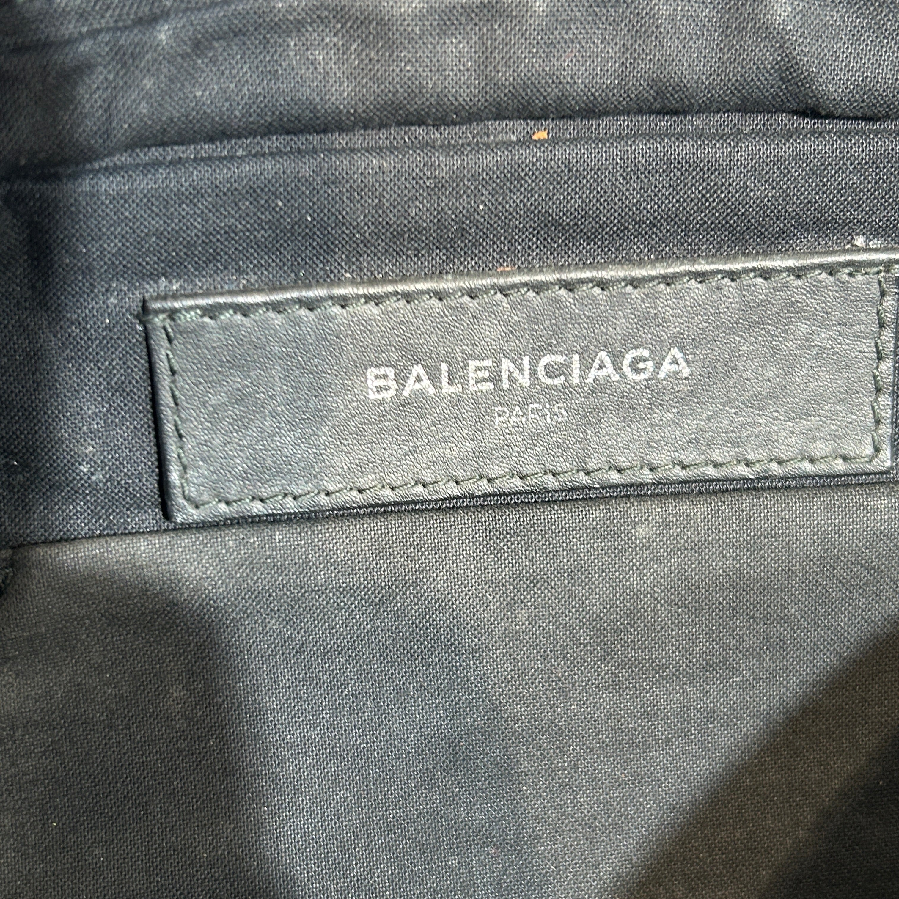 BALENCIAGA/Fanny Pack/Leather/BLK/PERFORATED BELT BAG view 3