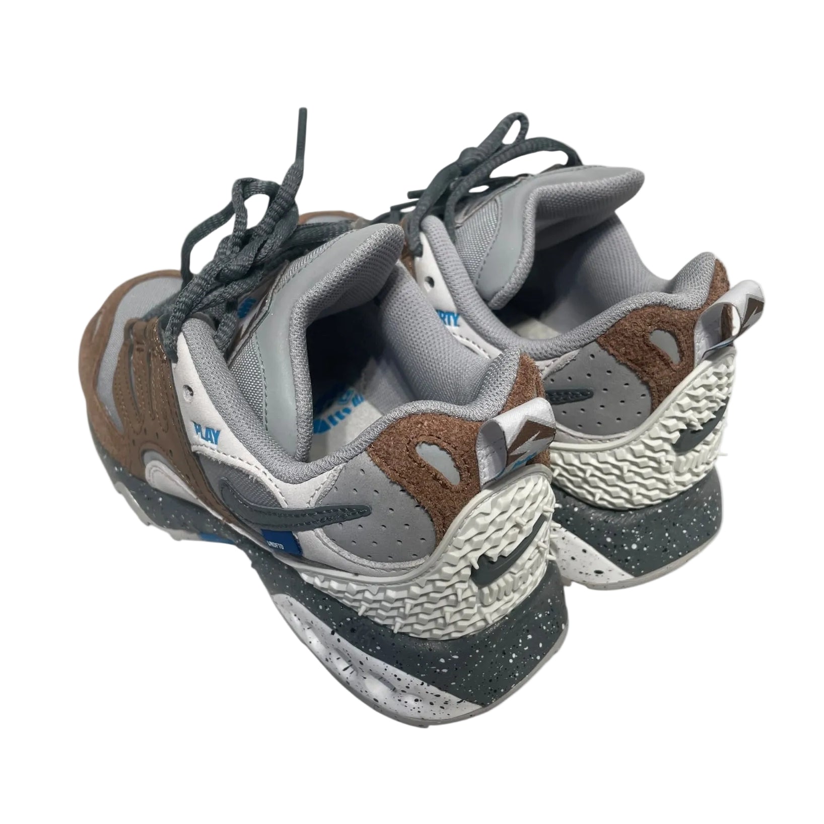 NIKE/UNDEFEATED/Low-Sneakers/US 5.5/GRY/FN7546-200 view 2