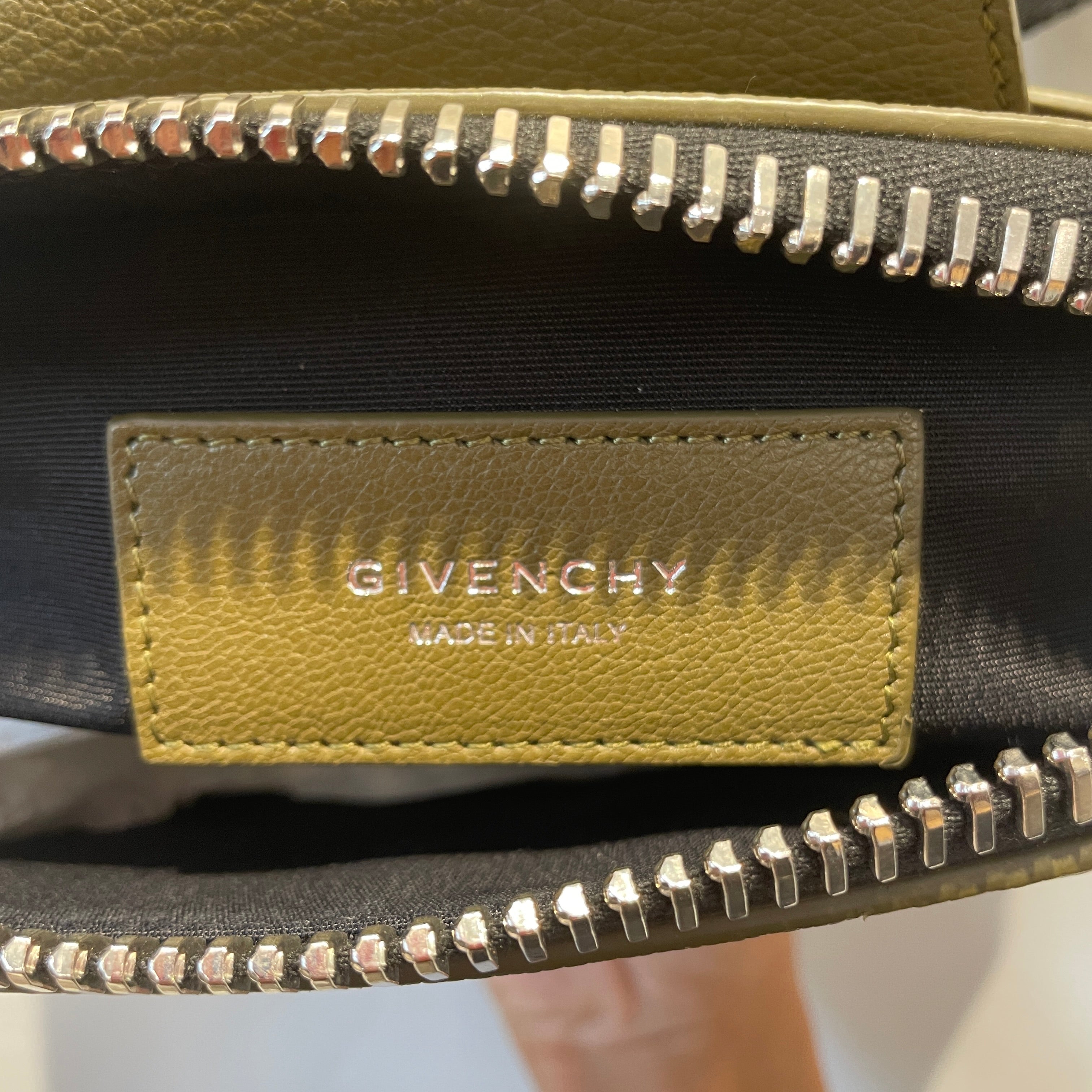 GIVENCHY/Cross Body Bag/Leather/GRN/ANTIGONA CROSSBODY view 3