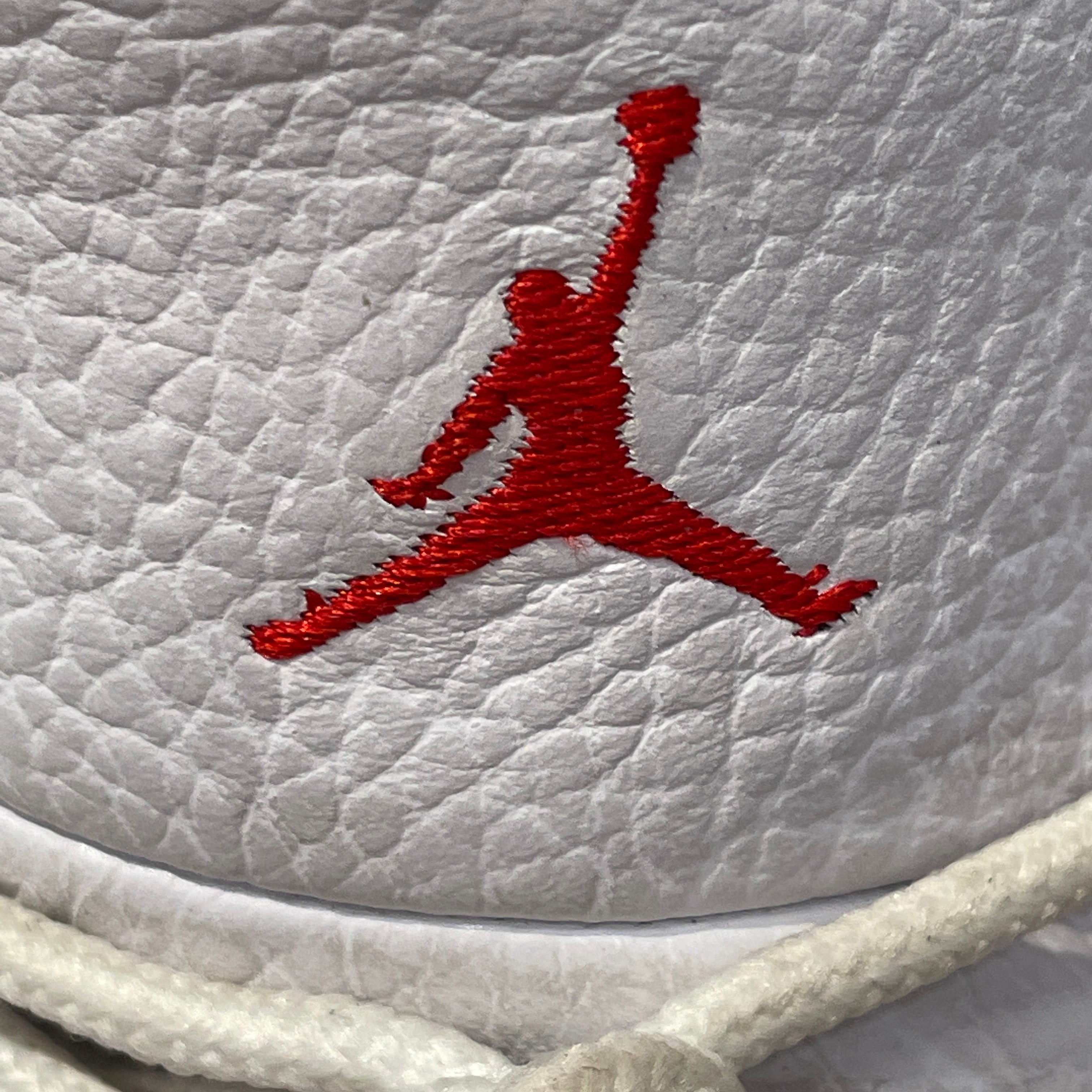 Jordan/Hi-Sneakers/US 12/Leather/WHT/12 Retro FIBA view 4