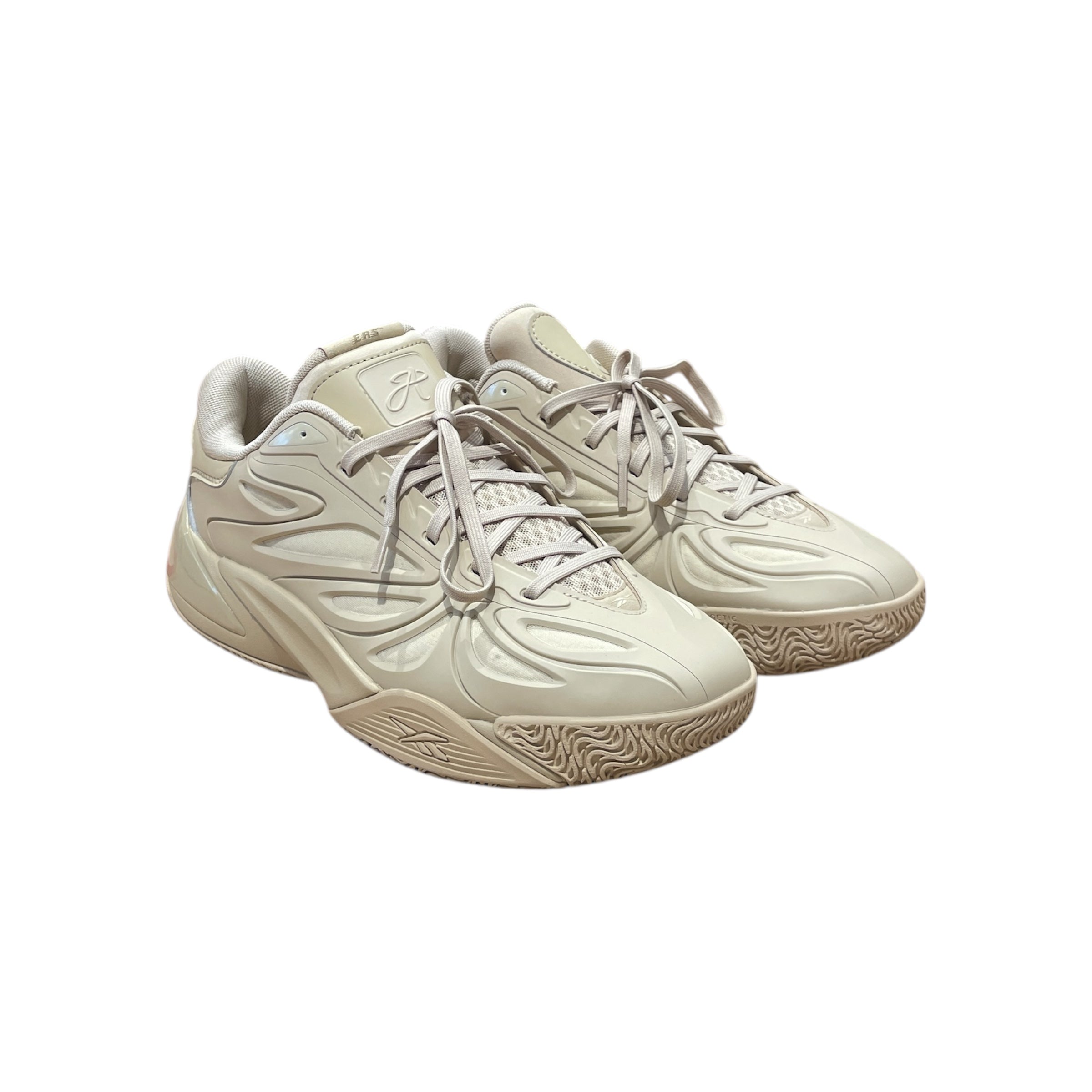 Reebok/Low-Sneakers/US 10.5/BEG/Angel Reese 1 King Tiago view 1