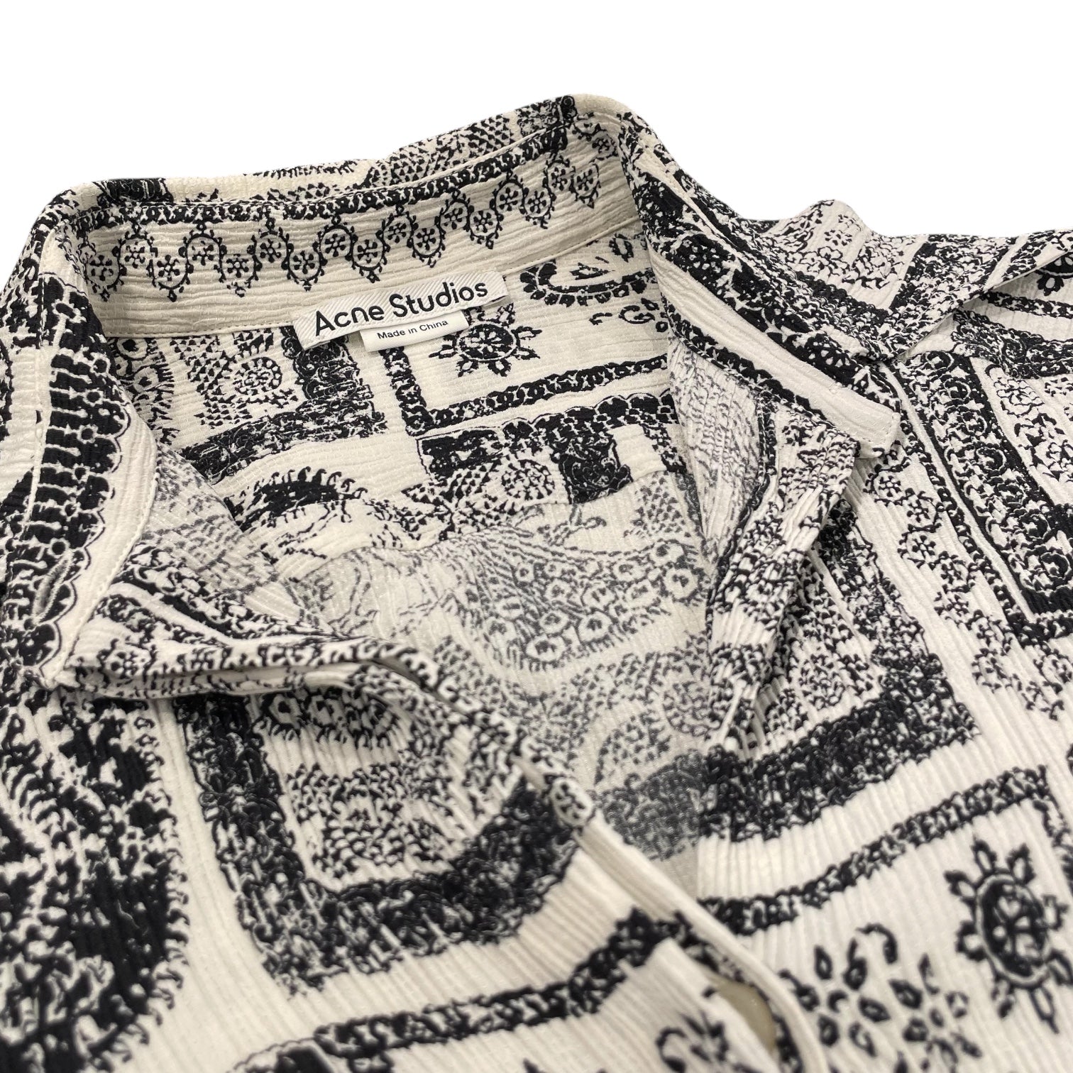 Acne Studios/LS Blouse/34/All Over Print/MLT/VISCOSE/SILK WHT/BLK GRAPHIC view 3