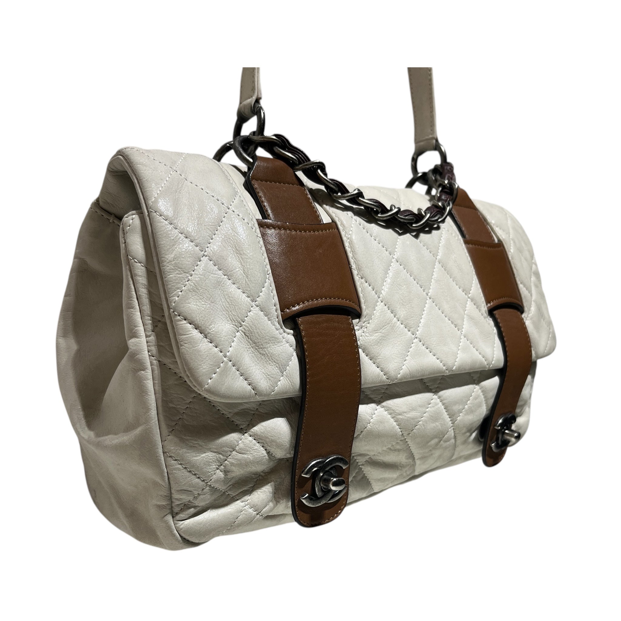 CHANEL/Cross Body Bag/Leather/CRM/QUILTED DOUBLE TWIST LOCK view 2