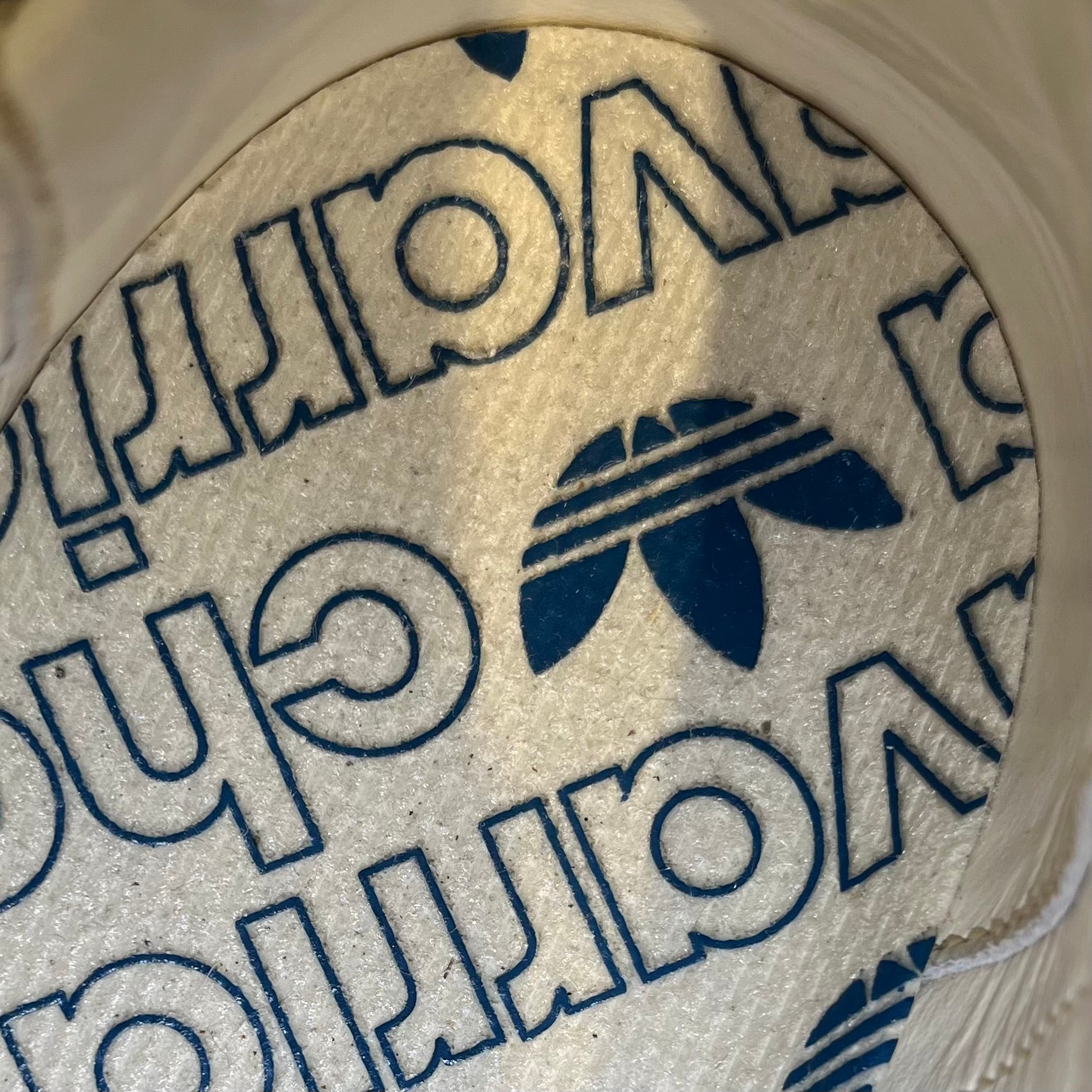 WILLY CHAVARRIA/adidas/Low-Sneakers/US 9/Leather/WHT/blue stripes yellow tint view 7