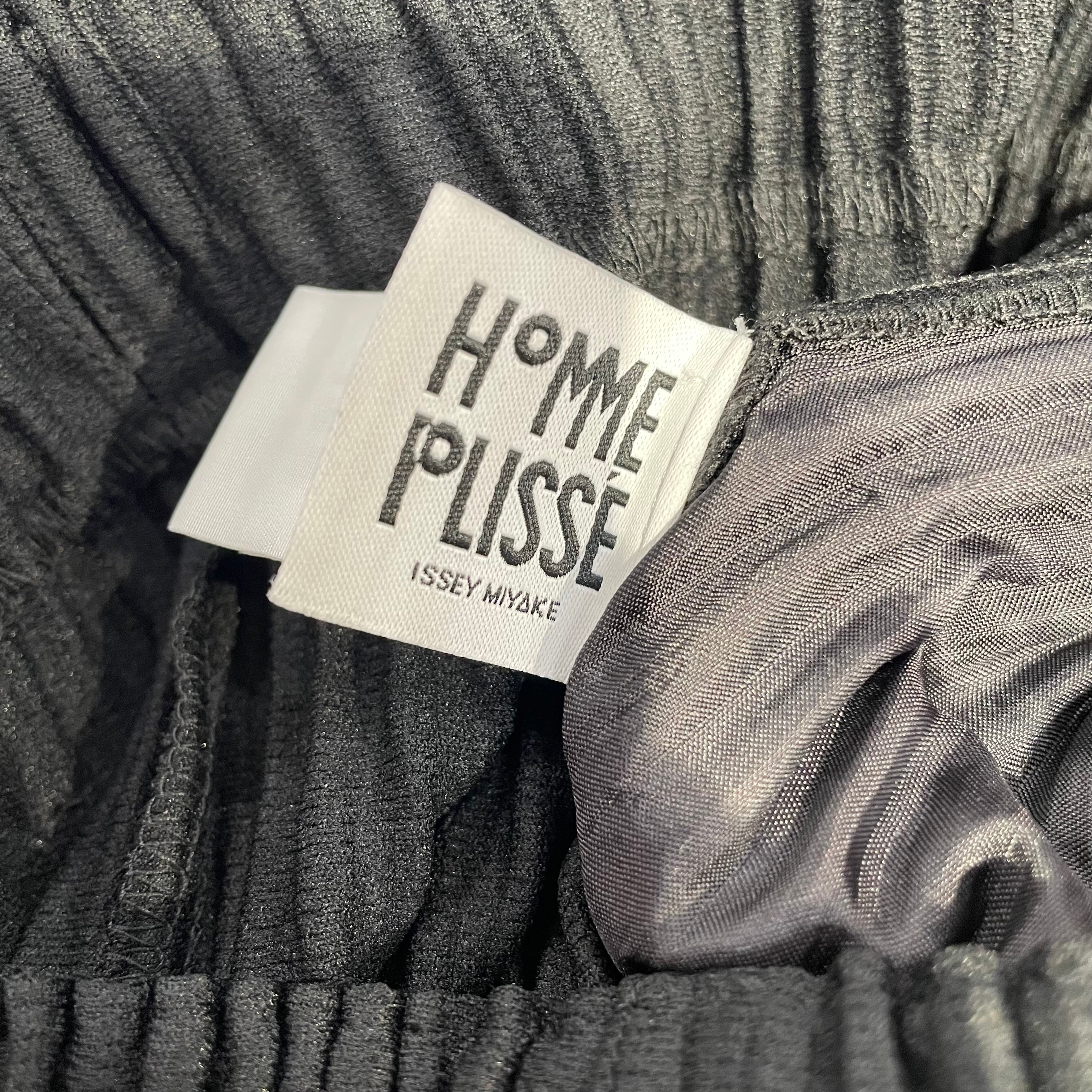 HOMME PLISSE ISSEY MIYAKE/Pants/2/Polyester/BLK/PLAIN PLEATED SLACKS view 3