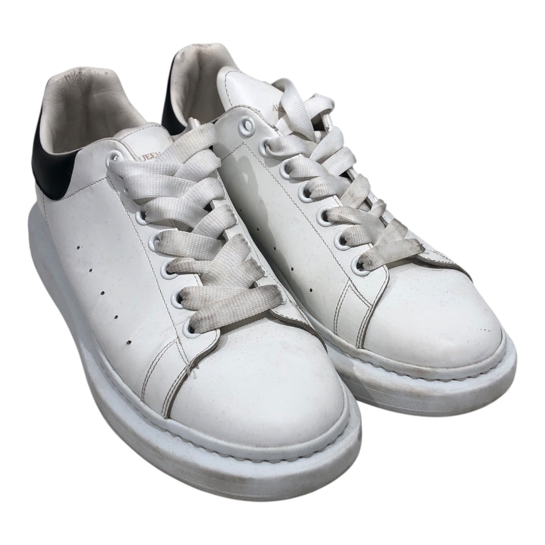 Alexander McQueen/Low-Sneakers/EU 44/WHT/oversized sneaker white black view 1
