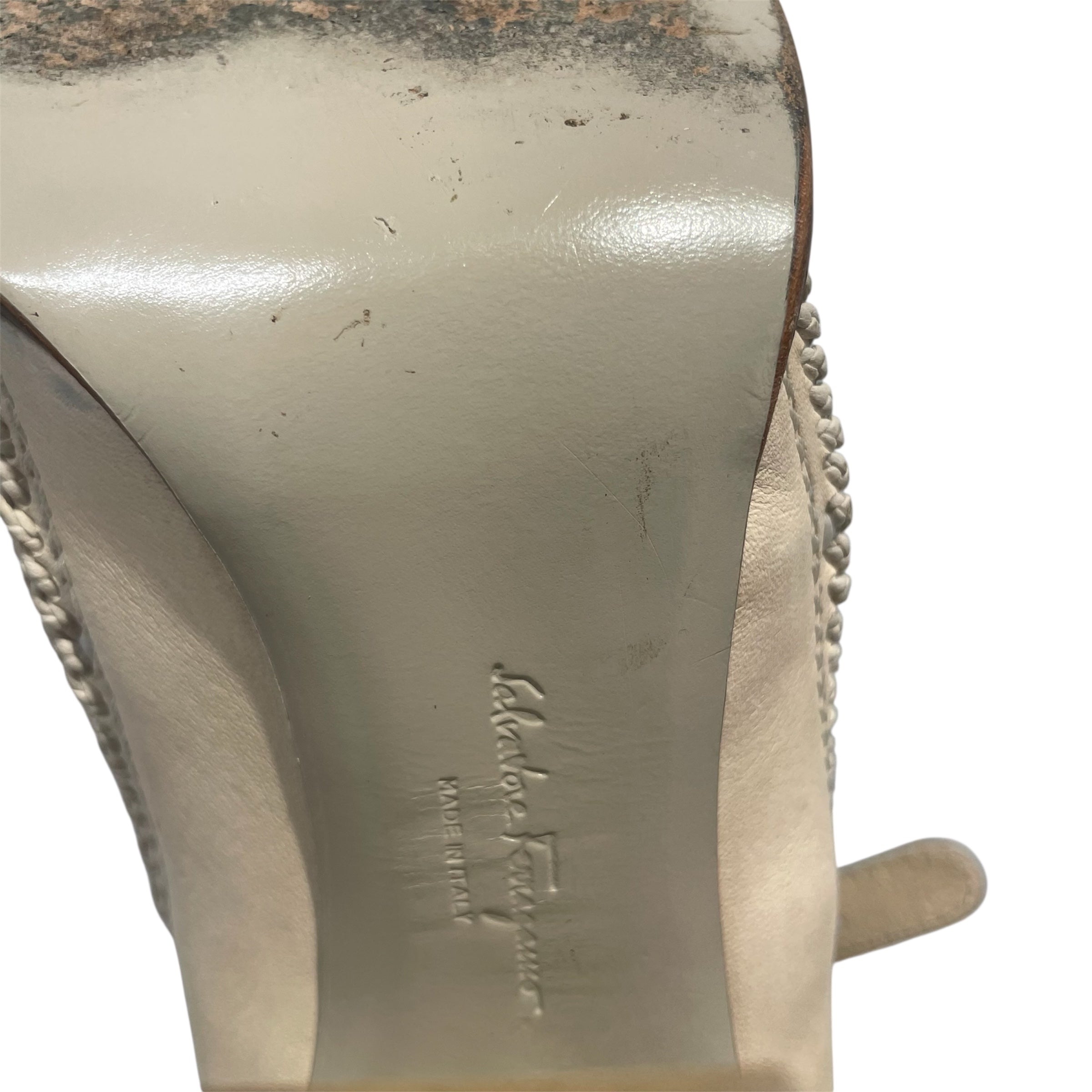 Salvatore Ferragamo/Sandals/US 9.5/Leather/CRM/3324 36115 brass loops view 4