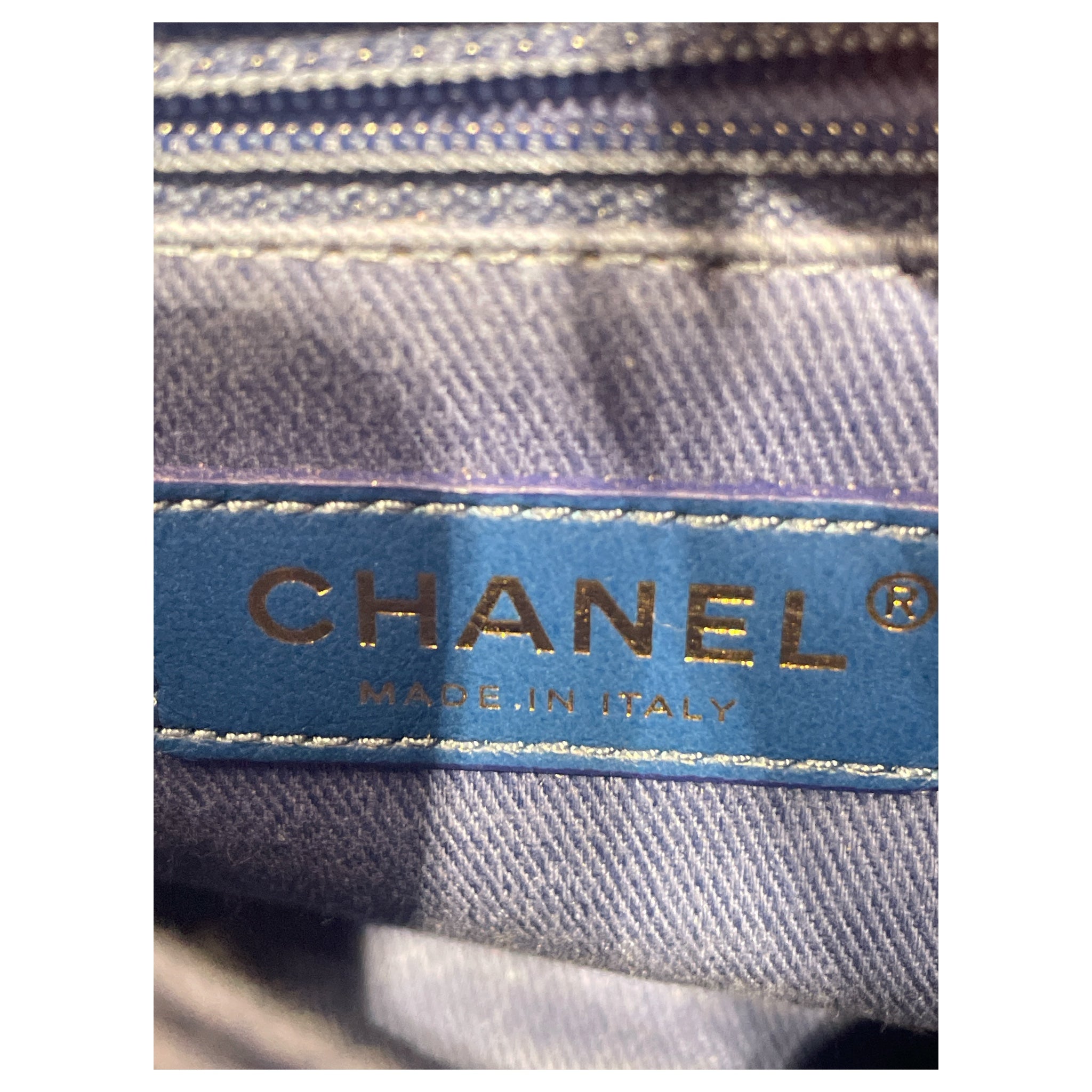CHANEL/Cross Body Bag/Leather/BLU/chevron quilted caviar view 3