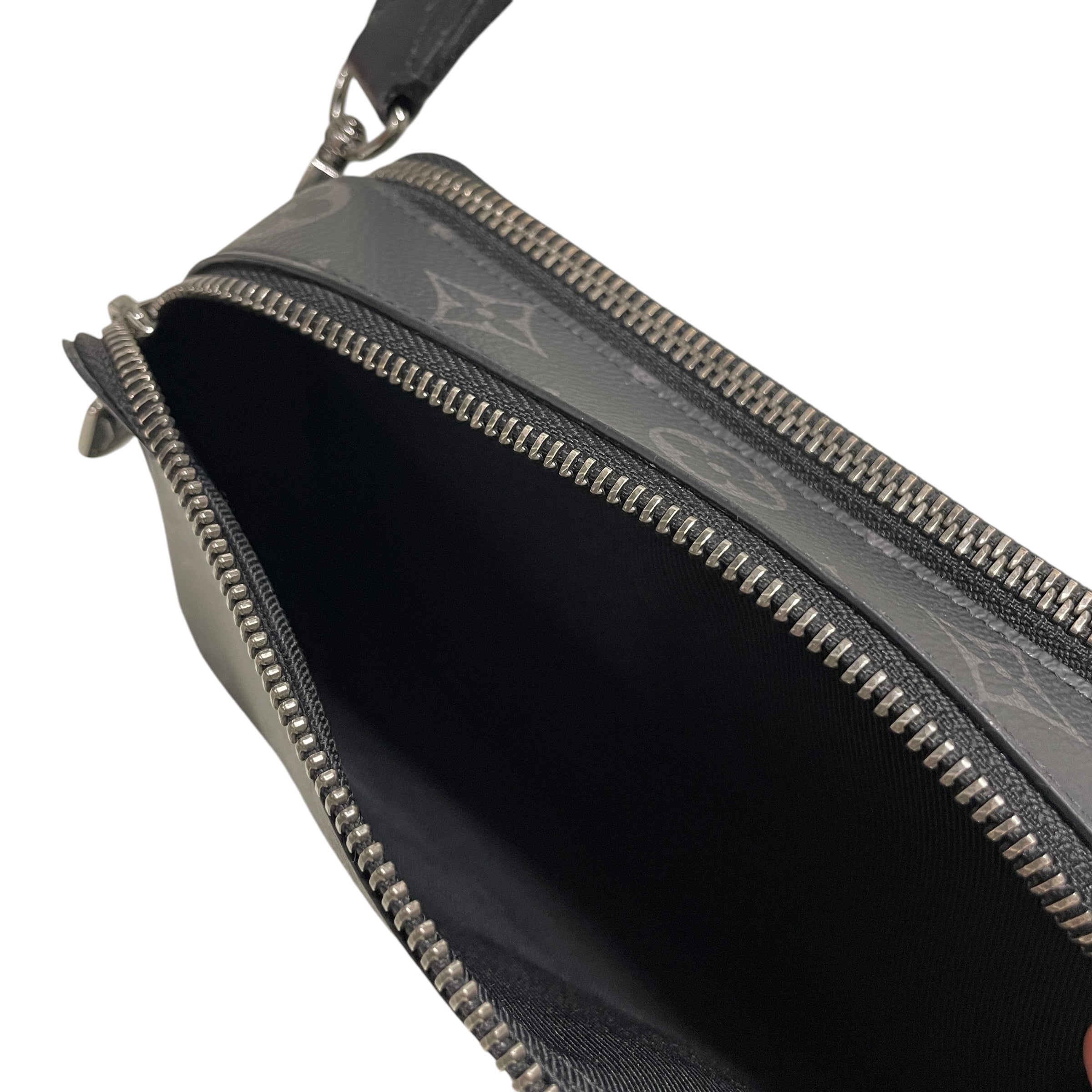 LOUIS VUITTON/Cross Body Bag/Monogram/Leather/BLK/22XYB96/MONO ECLIPSE ALPHA view 3