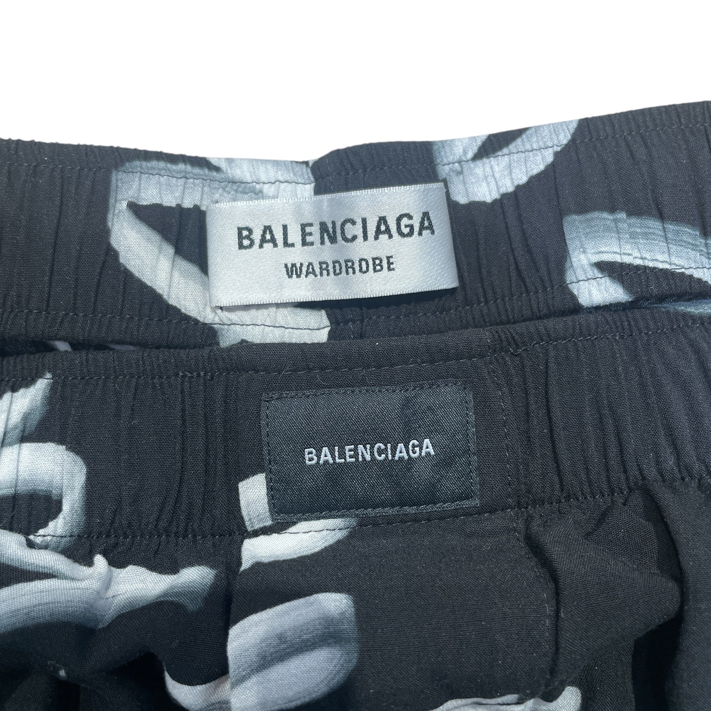 BALENCIAGA/Shorts/36/All Over Print/Nylon/BLK/Scribble Logo Wardrobe Shorts view 3
