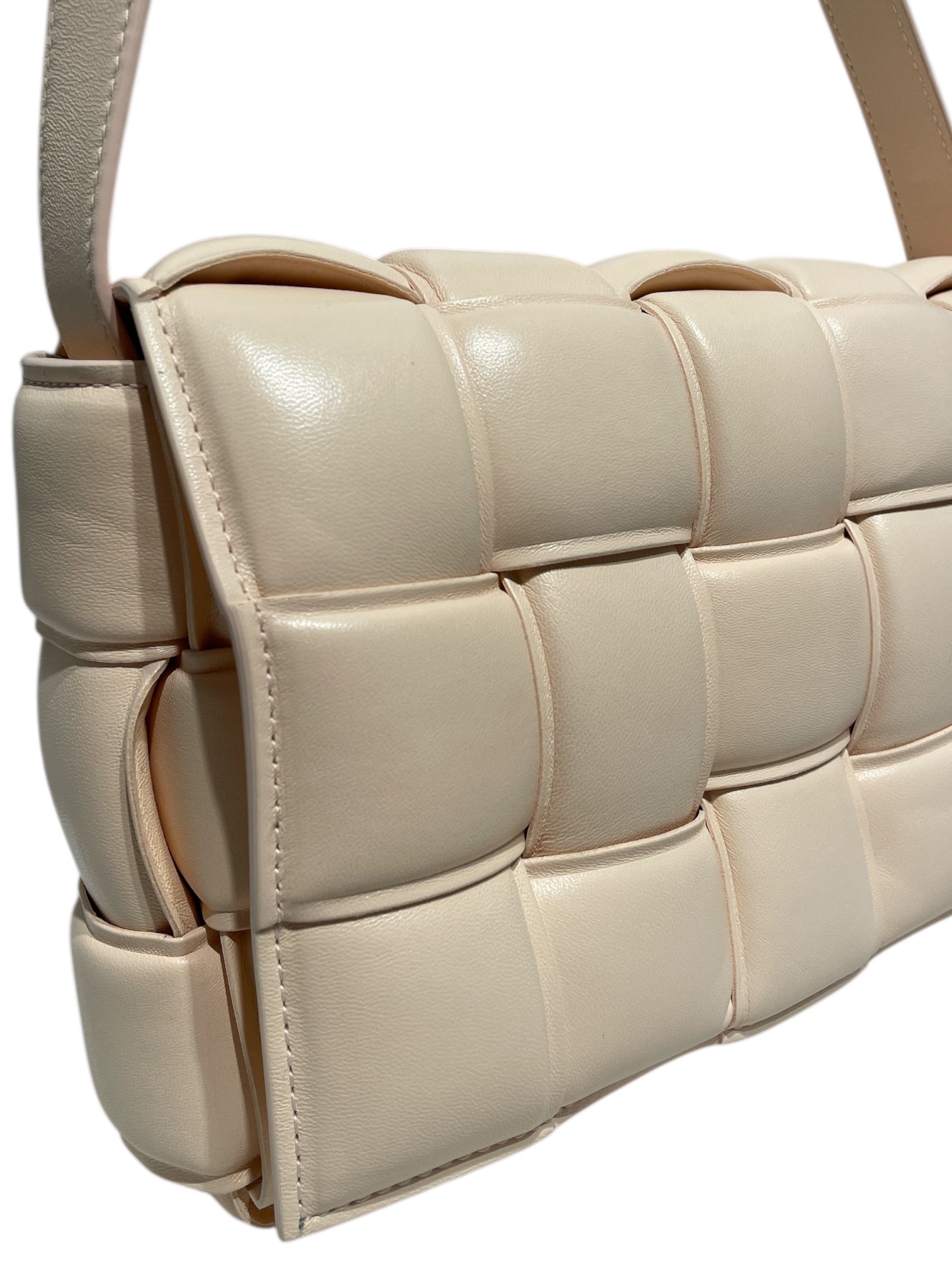 BOTTEGA VENETA/Cross Body Bag/Leather/PNK/Padded Cassette view 6