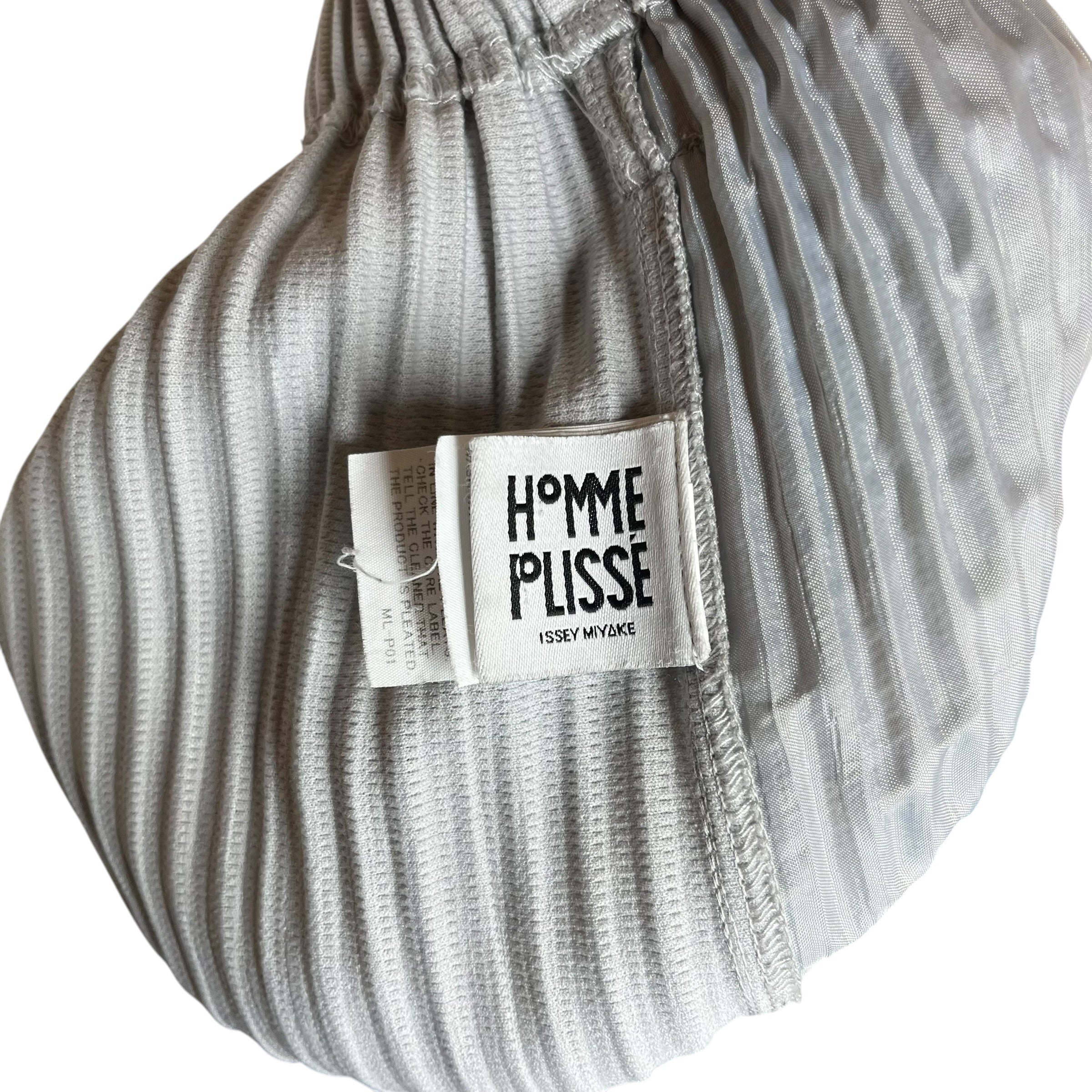 HOMME PLISSE ISSEY MIYAKE/Shorts/2/Polyester/GRY/ view 3