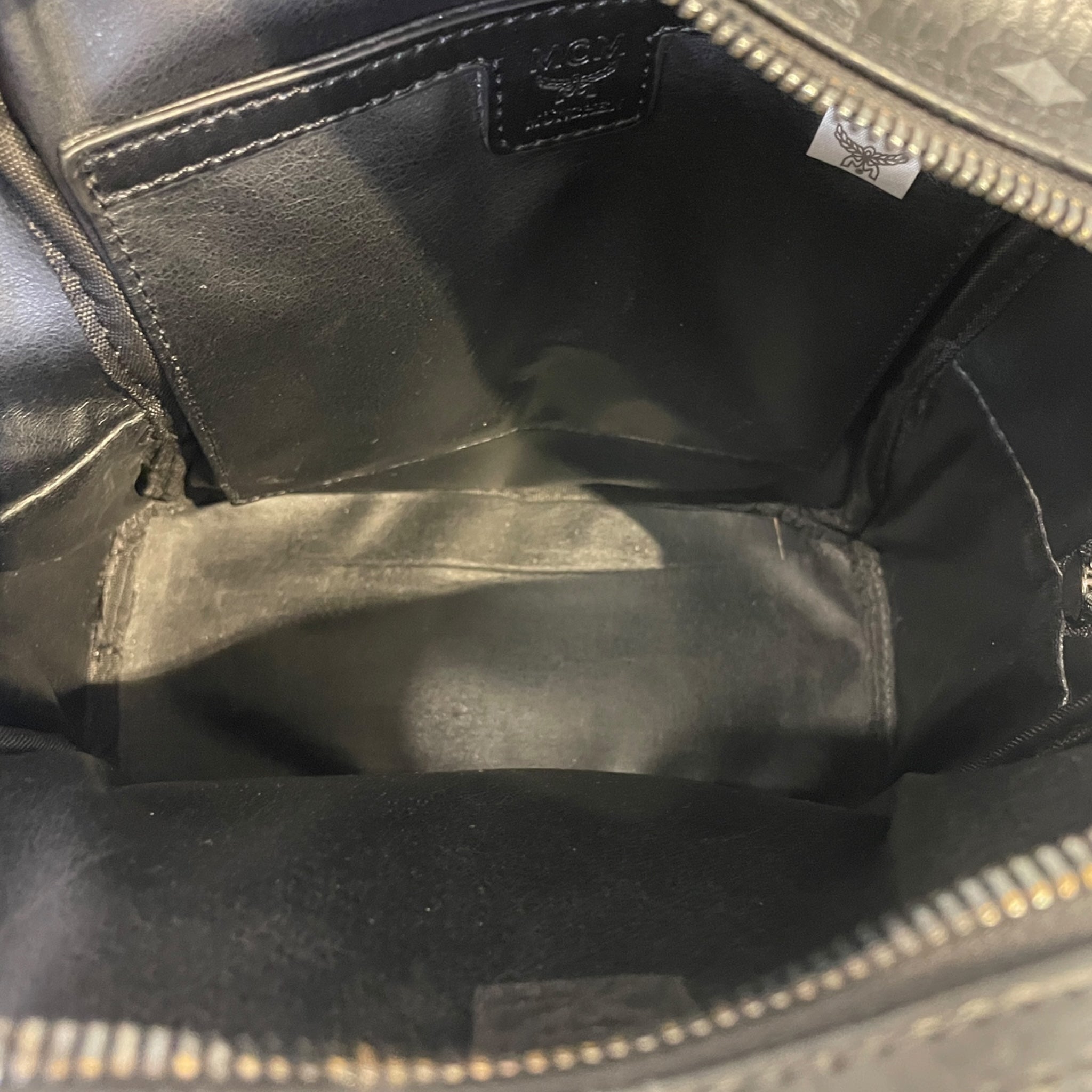 MCM/Backpack/Monogram/Leather/BLK/mcm small side studs view 4