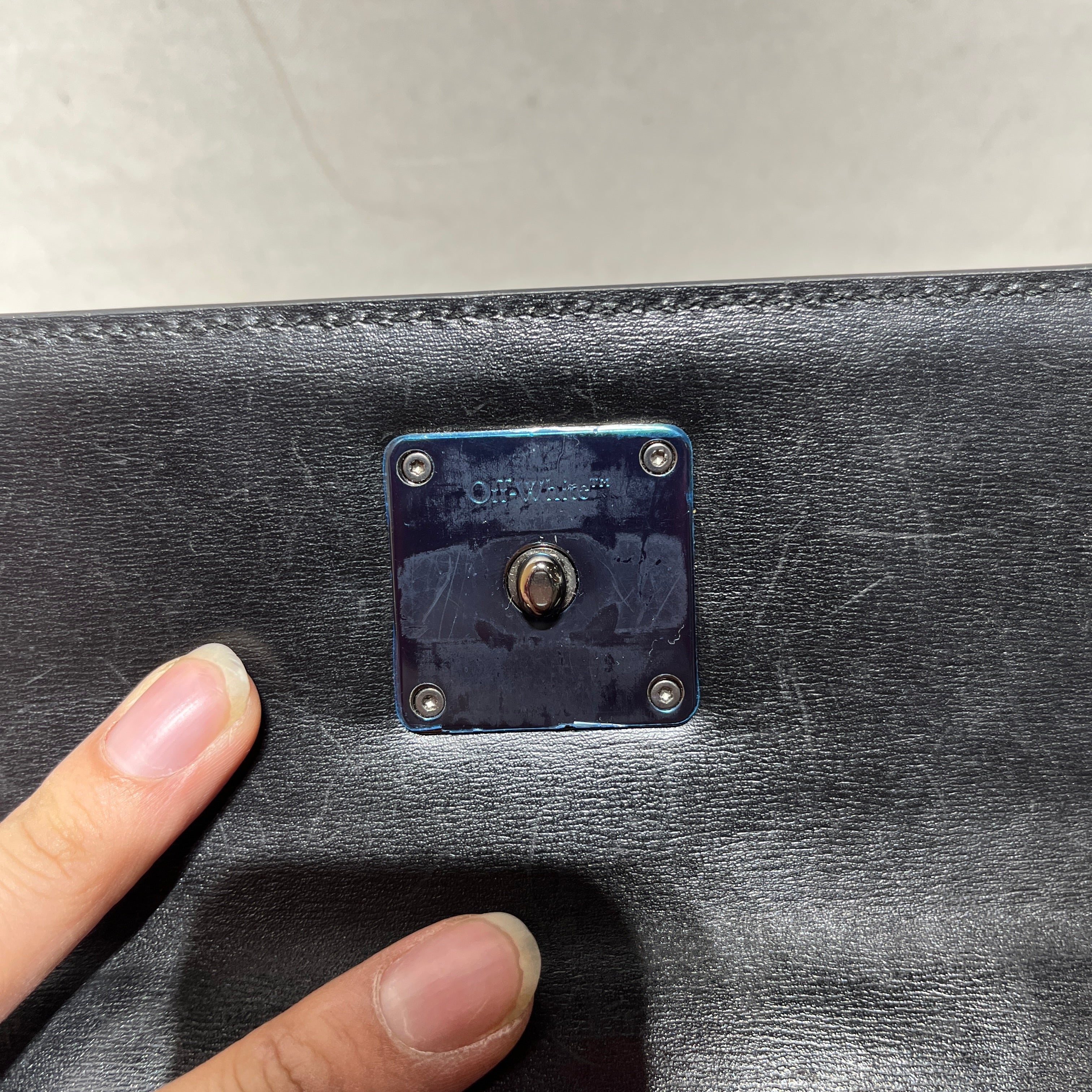OFF-WHITE/Hand Bag/Leather/BLK/SLIGHT SCUFF/ cross body view 11