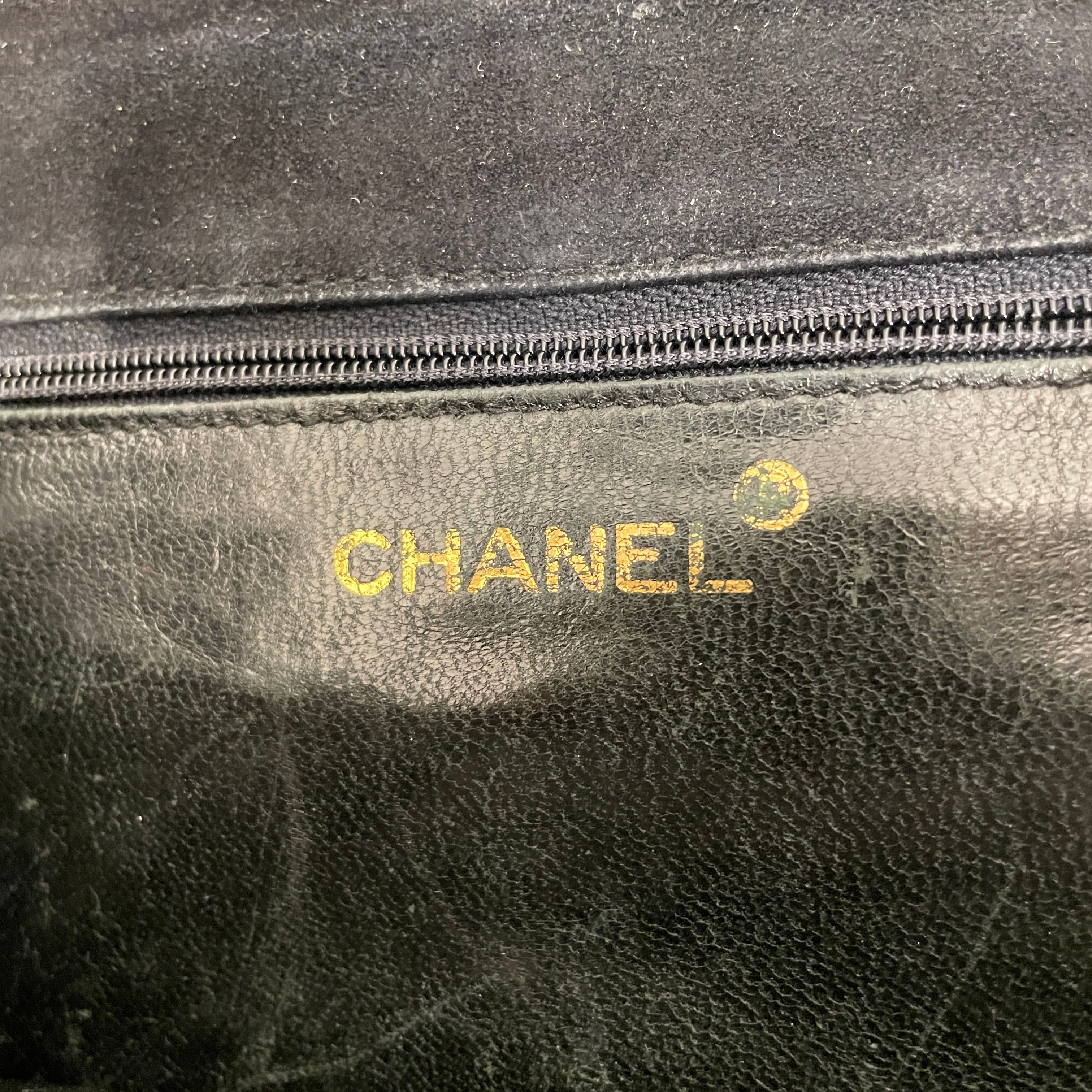 CHANEL/Vintage/Cross Body Bag/Suede/BLK/DIAMOND STITCH/QUILTD FLAP view 5
