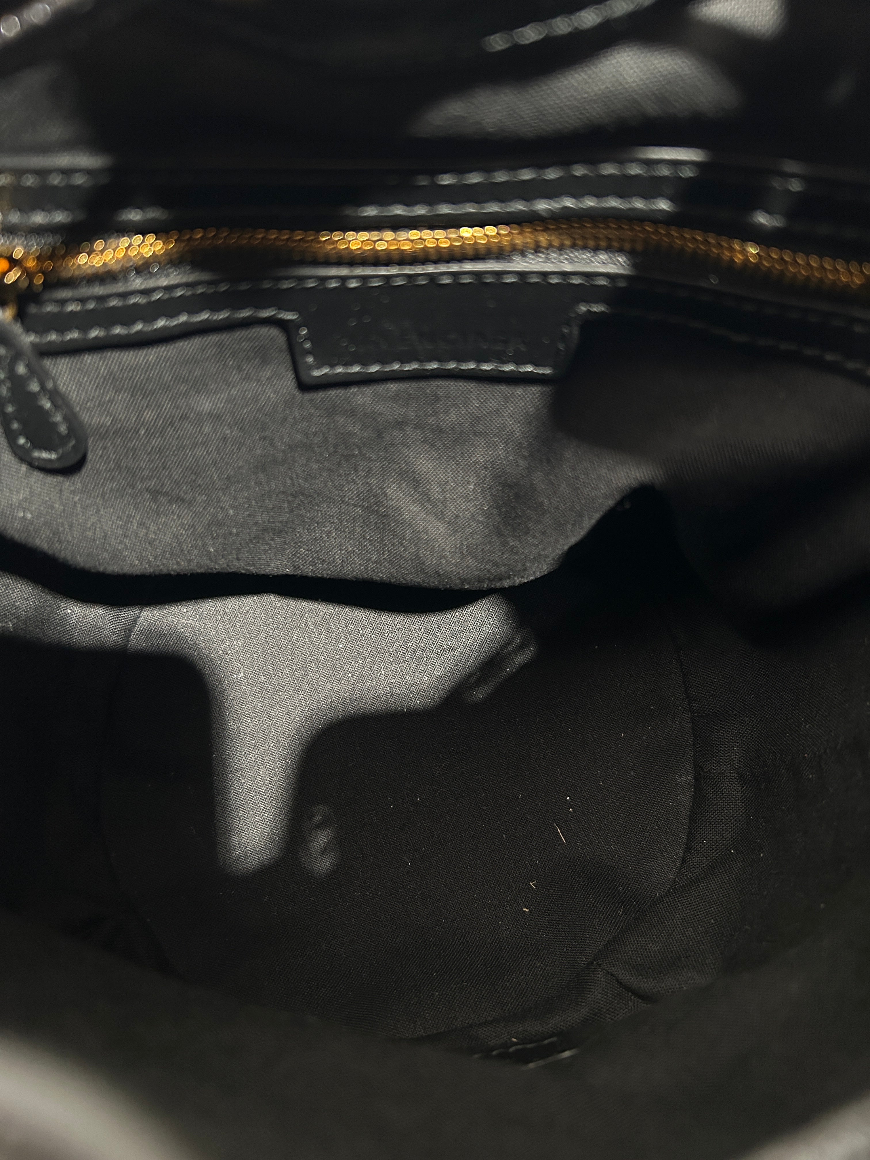 BALENCIAGA/Bag/OS/Leather/BLK/Le Cagole Bucket Bag view 4