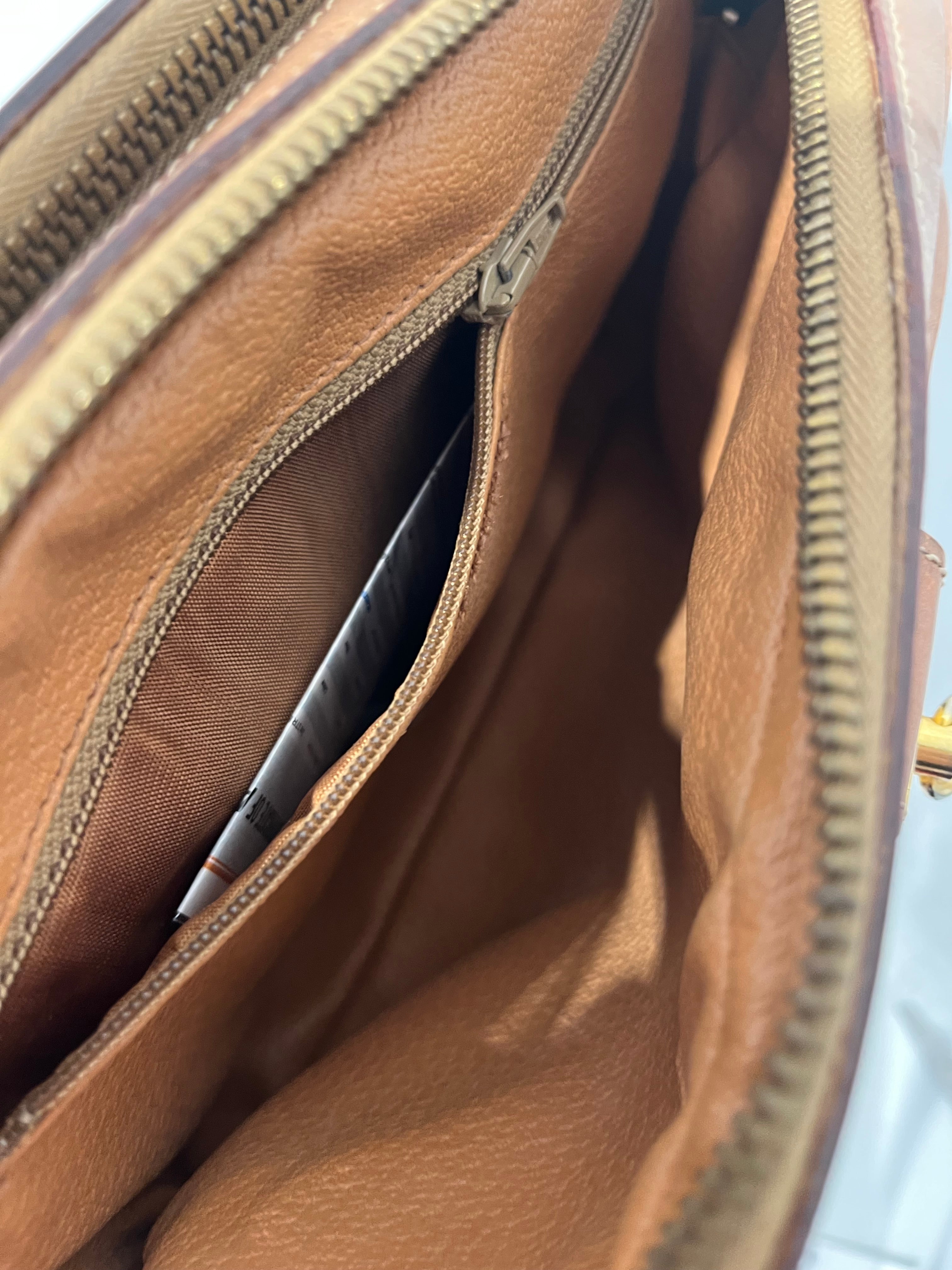 CELINE/Cross Body Bag/Brown/Leather/ view 4