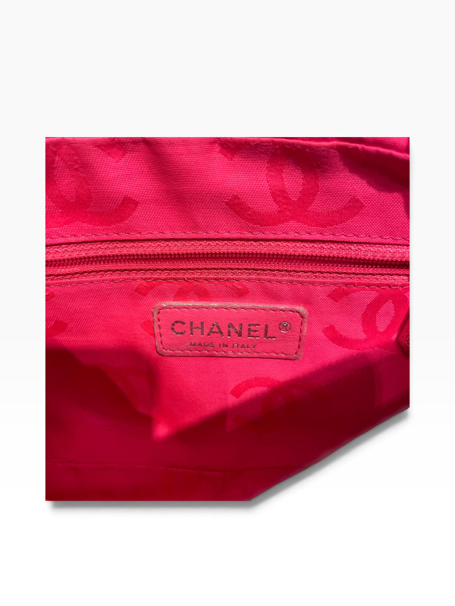 CHANEL/Bag/Leather/WHT/Ligne Cambon Pochette view 4