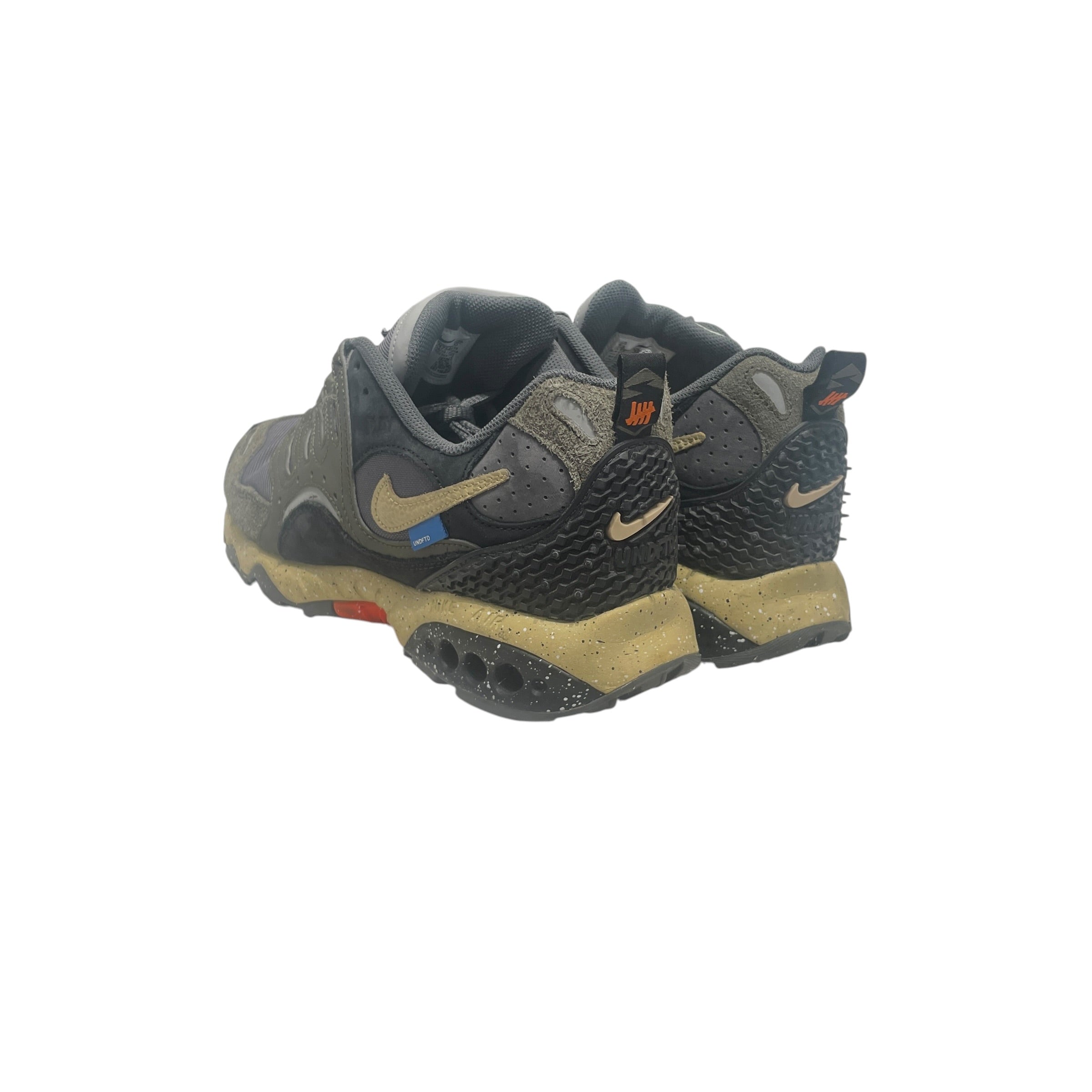 NIKE/Low-Sneakers/US 9.5/Cotton/KHK/air terra humara view 2