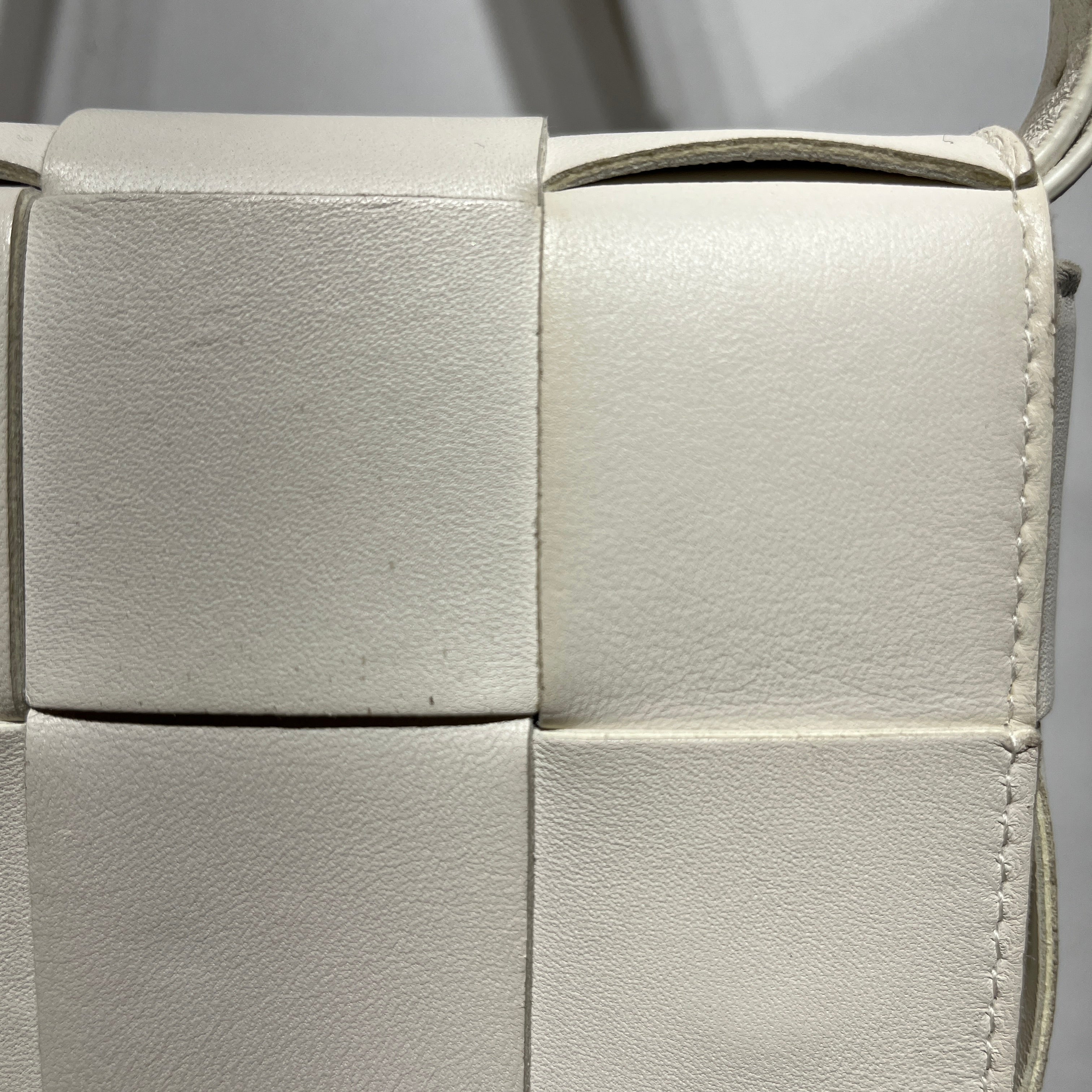 BOTTEGA VENETA/Cross Body Bag/Leather/WHT/CASSETTE view 8