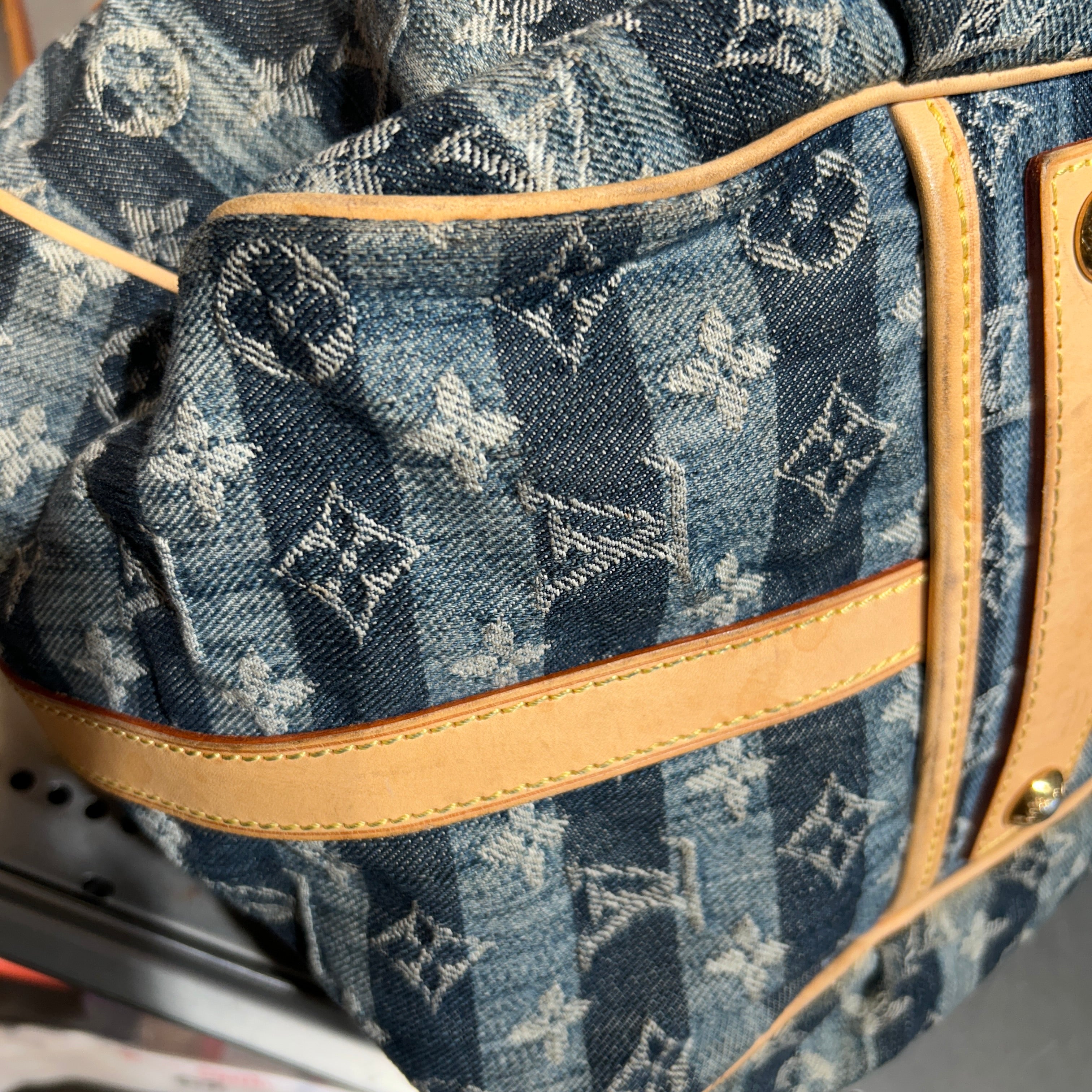 LOUIS VUITTON/Cross Body Bag/Monogram/Denim/NVY/denim cabas raye gm view 9