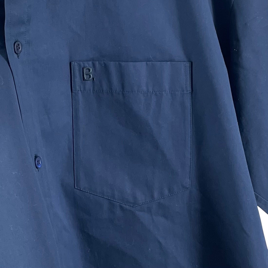 BALENCIAGA/SS Shirt/L/Cotton/NVY/CA 00985 EMBRD B ON FRNT view 3