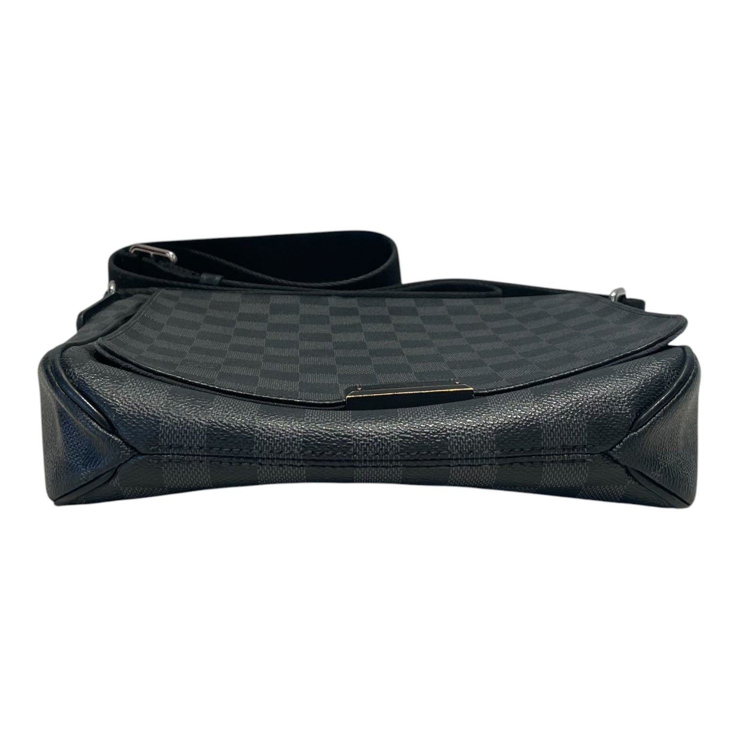 LOUIS VUITTON/Cross Body Bag/Monogram/Leather/BLK/DISTRICT LEATHER BAG view 3