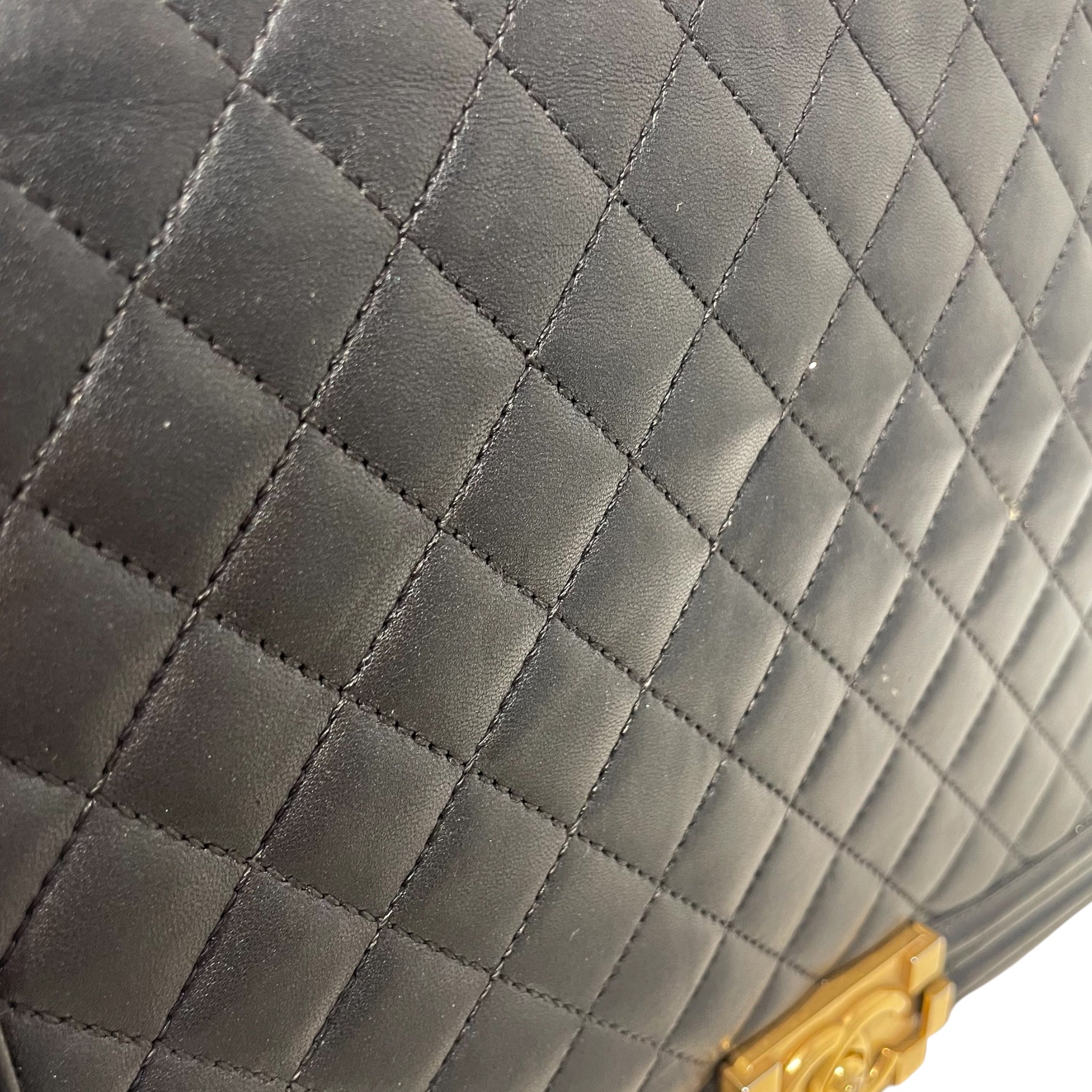 CHANEL/Cross Body Bag/Leather/BLK/Larga Boy Flap view 6