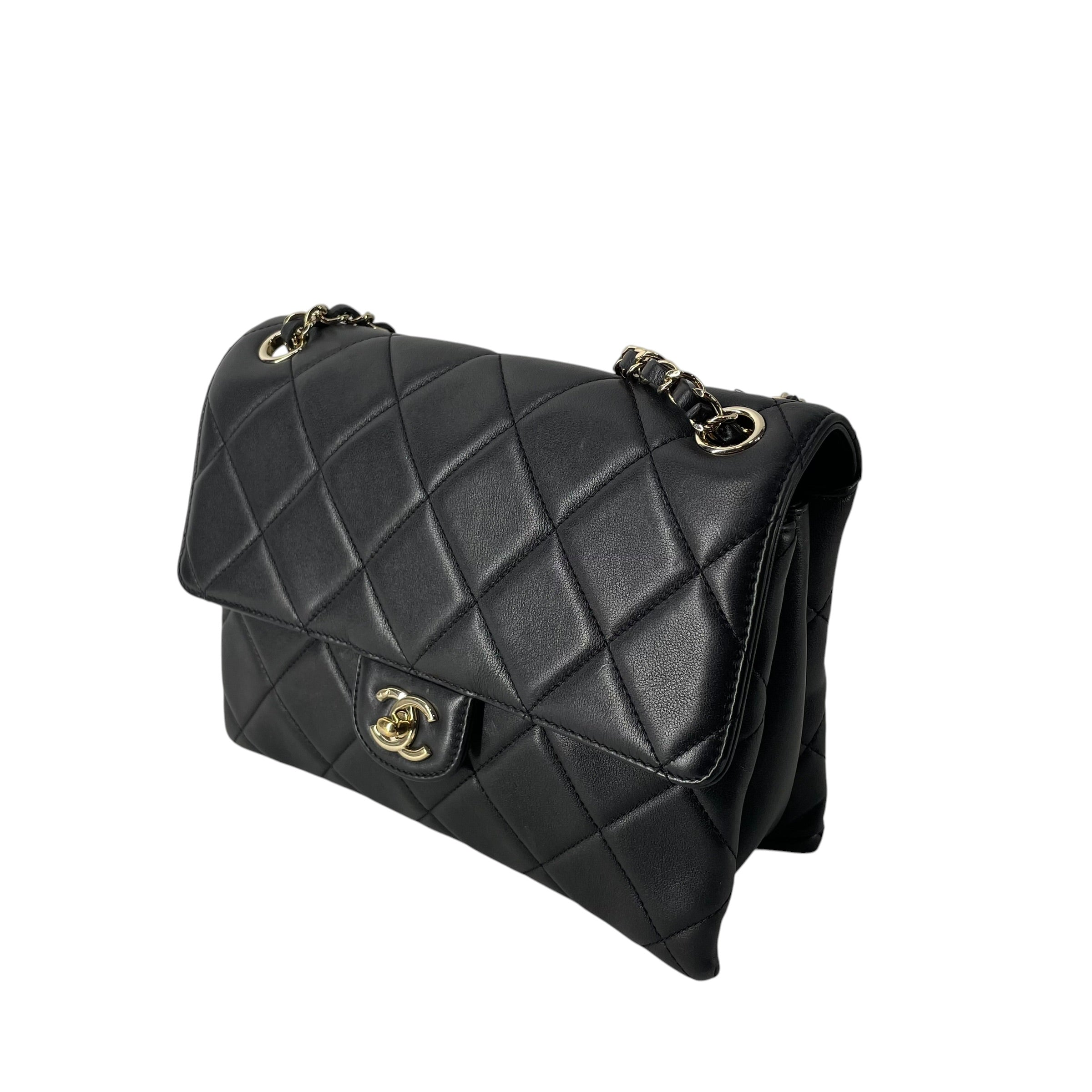 CHANEL/Cross Body Bag/Leather/BLK/GLD HRDWR 31245069 view 3