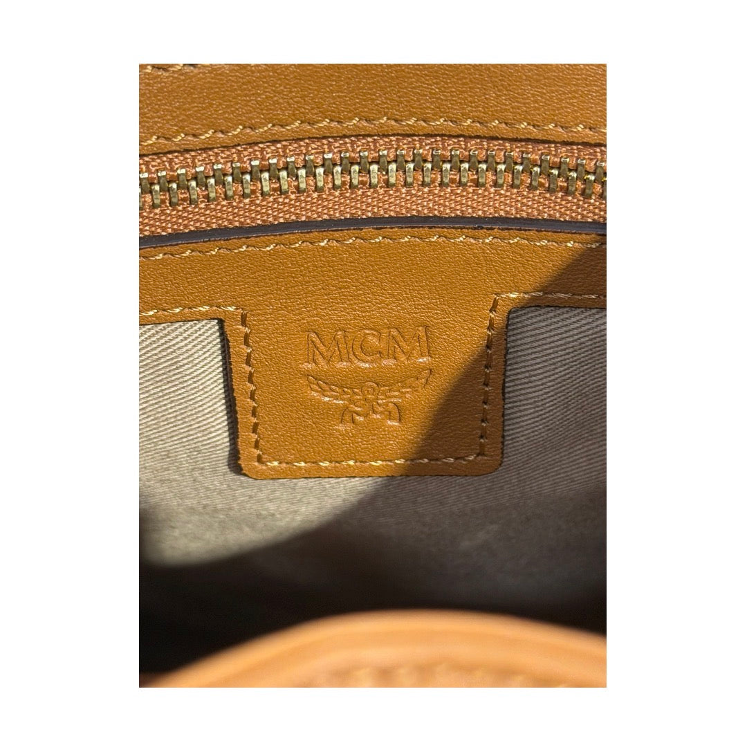 MCM/Backpack/Monogram/CML/MEDIUM BACKPACK view 5