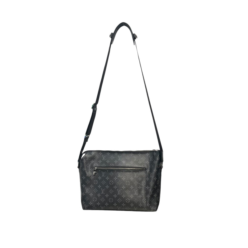 LOUIS VUITTON/FRAGMENT/Bag/FREE/Monogram/Leather/BLK/IRIDESCENT HRDWRE MESSENGER