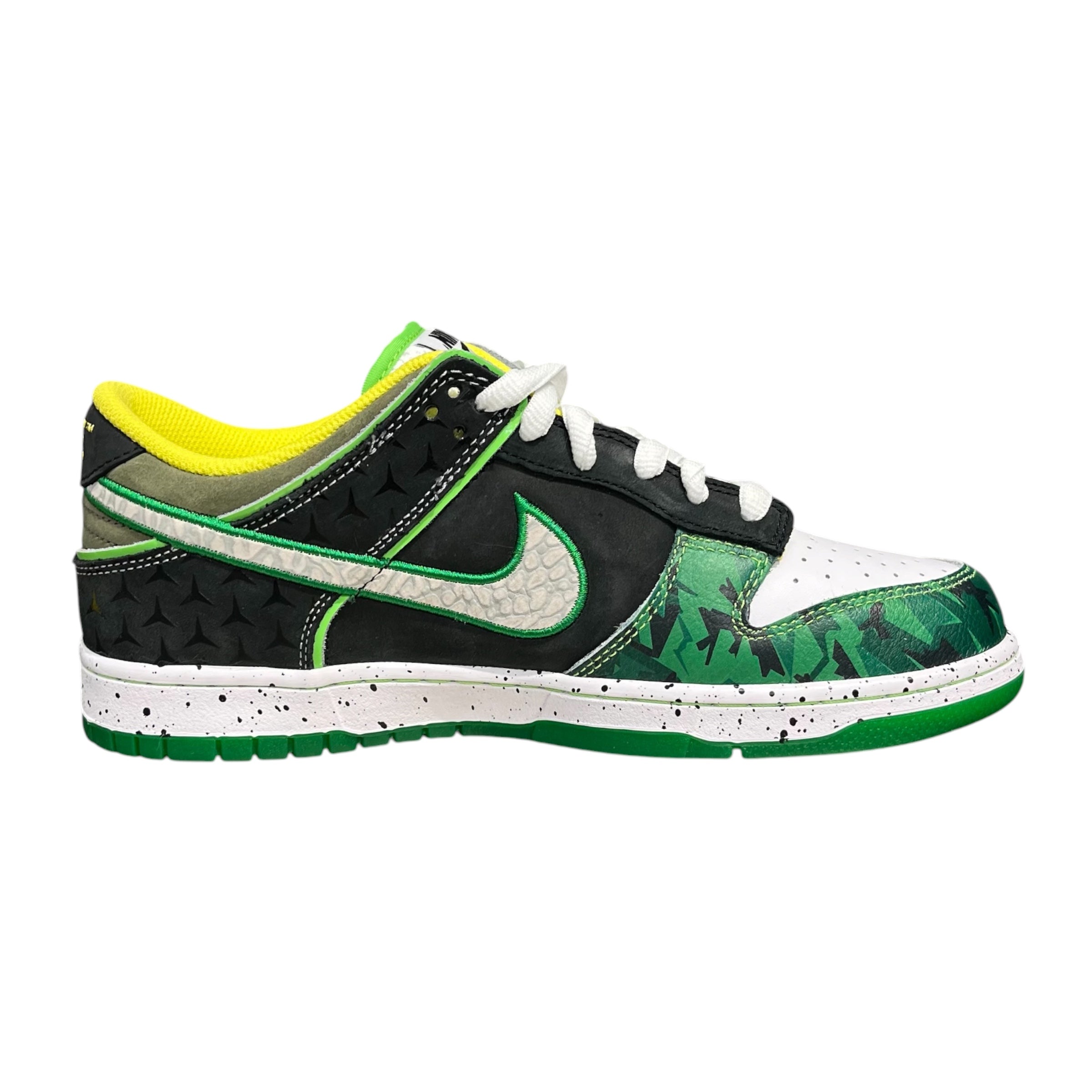 NIKE/Low-Sneakers/US 8.5/GRN/DUCKS DOAF HV1454-100 view 3