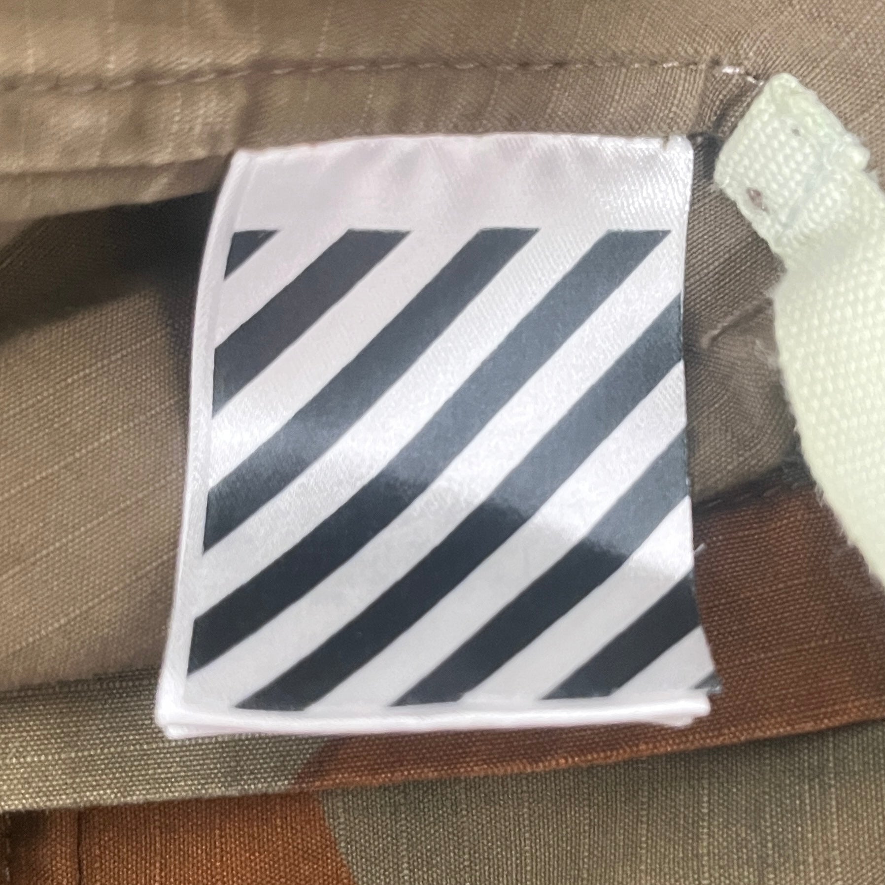 OFF-WHITE/Jacket/S/Cotton/GRN/Camouflage/WHT LOGO BACK/STRAP DETAIL view 5