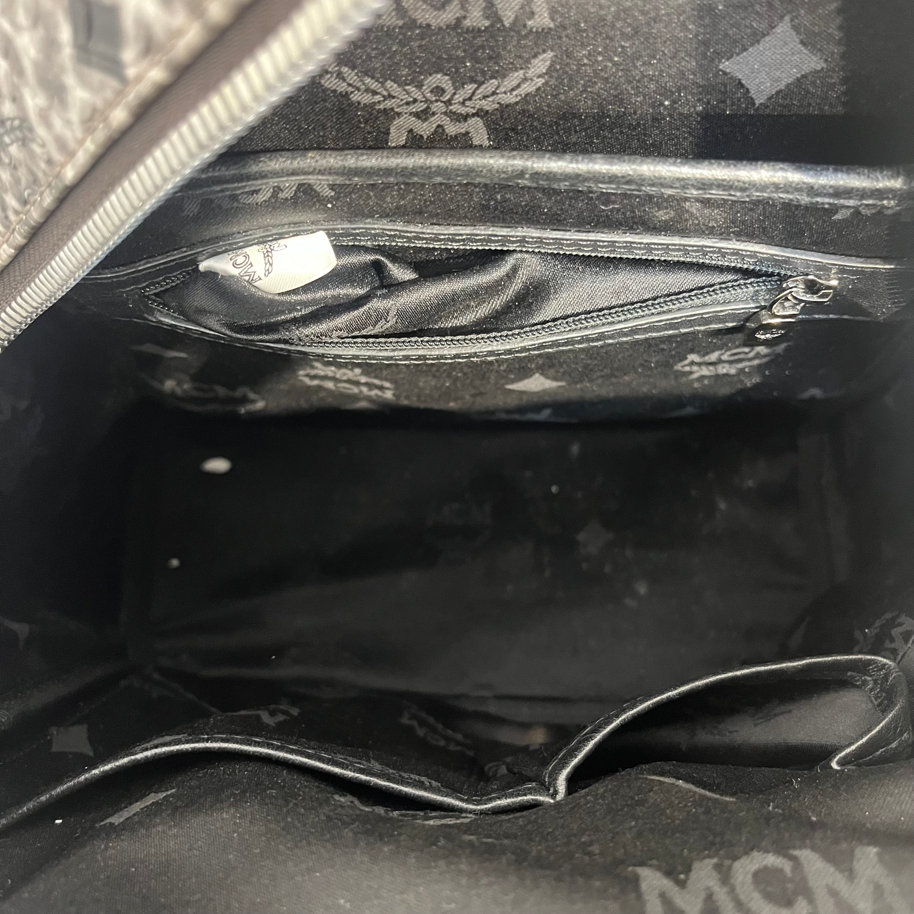 MCM/Backpack/Animal Pattern/Leather/GRY/EMBOSSED PYTHON LEATHER view 3