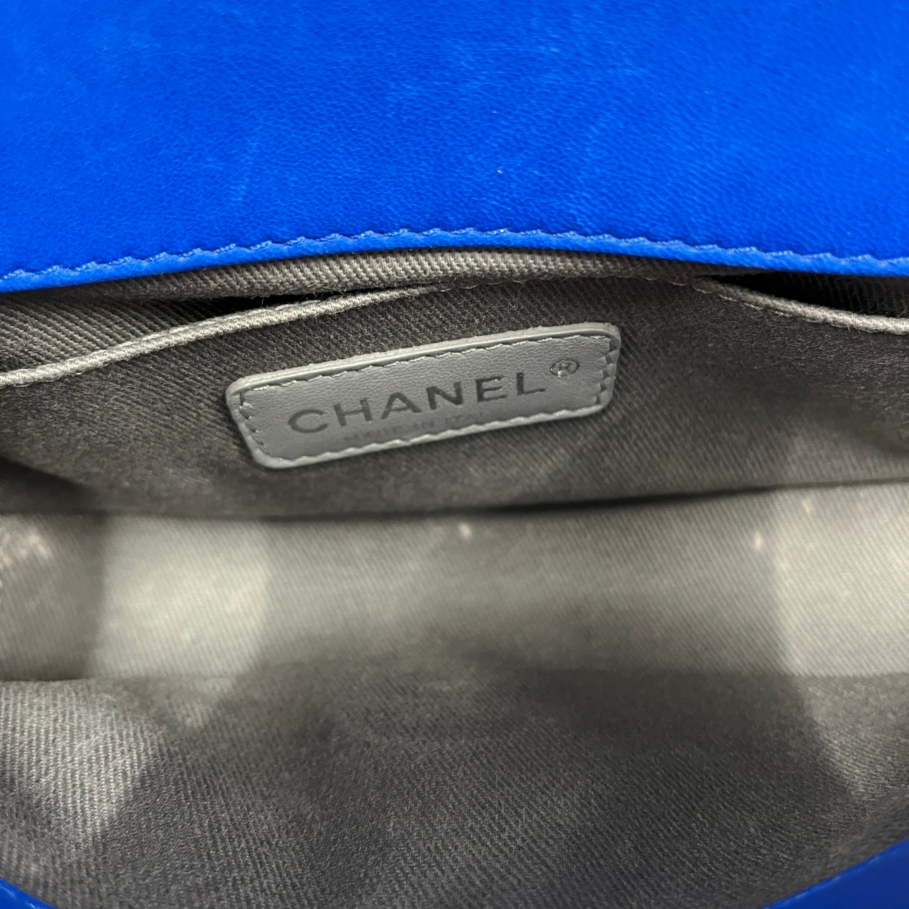 CHANEL/Cross Body Bag/NVY/ view 4