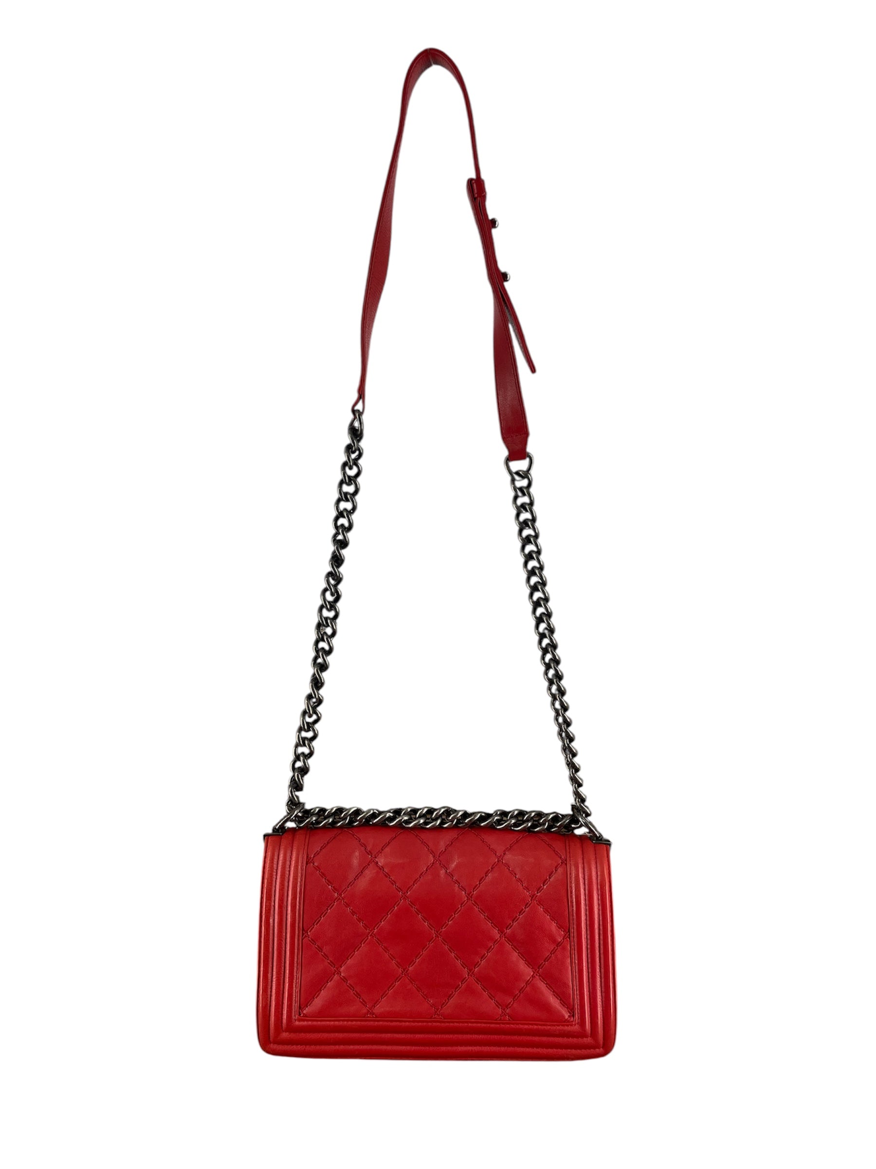 CHANEL/Cross Body Bag/Leather/RED/RED CROSSBODY BAG view 2