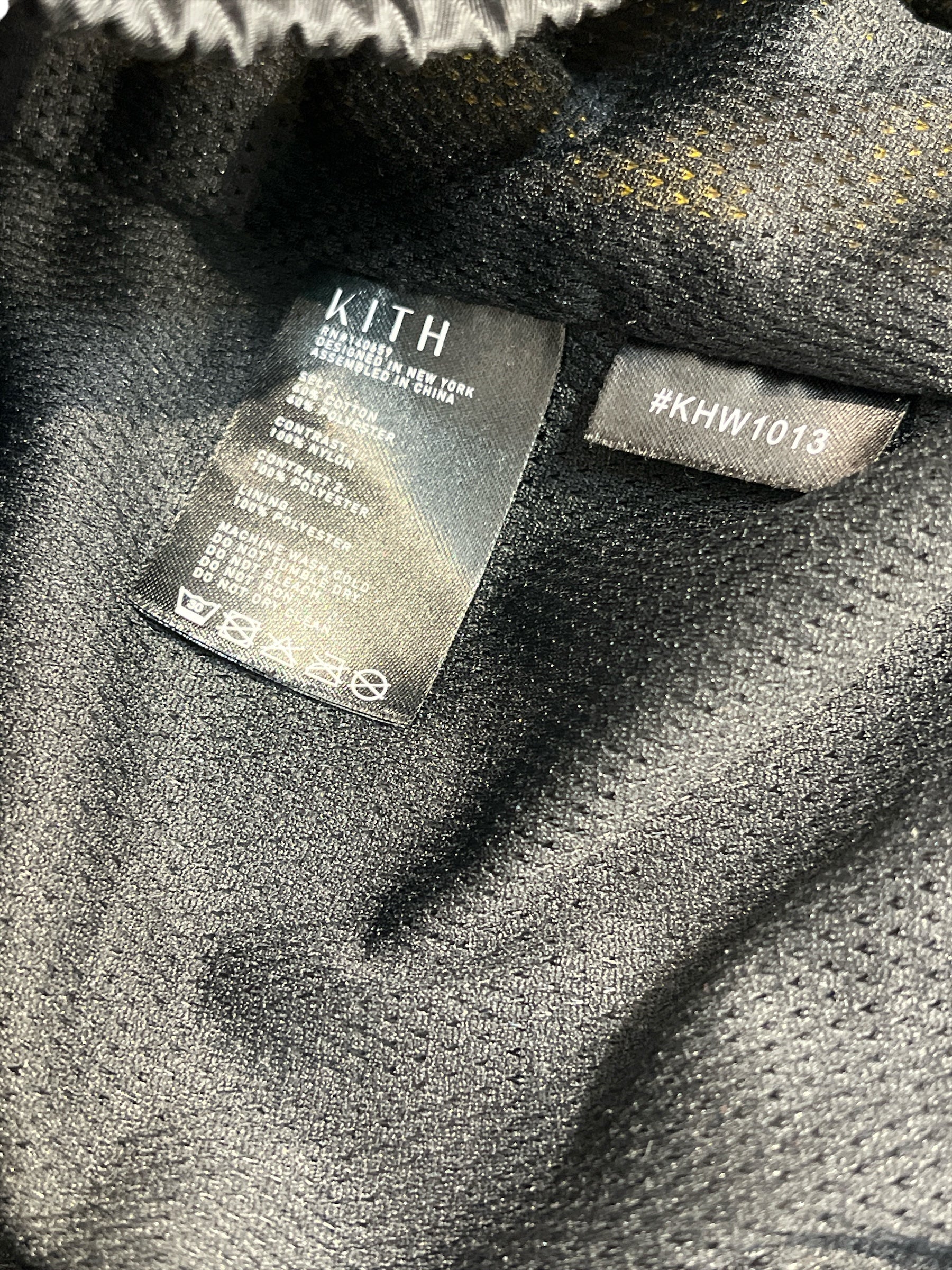 KITH/Windbreaker/M/Nylon/BLK/cropped & yellow sides view 5