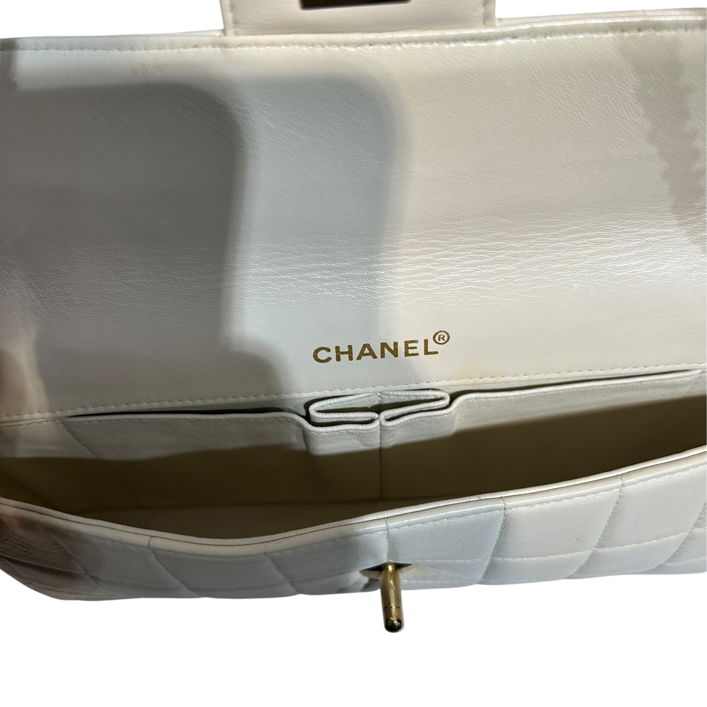 CHANEL/Bag/CRM/Chocolate Bar E/W Flap view 4