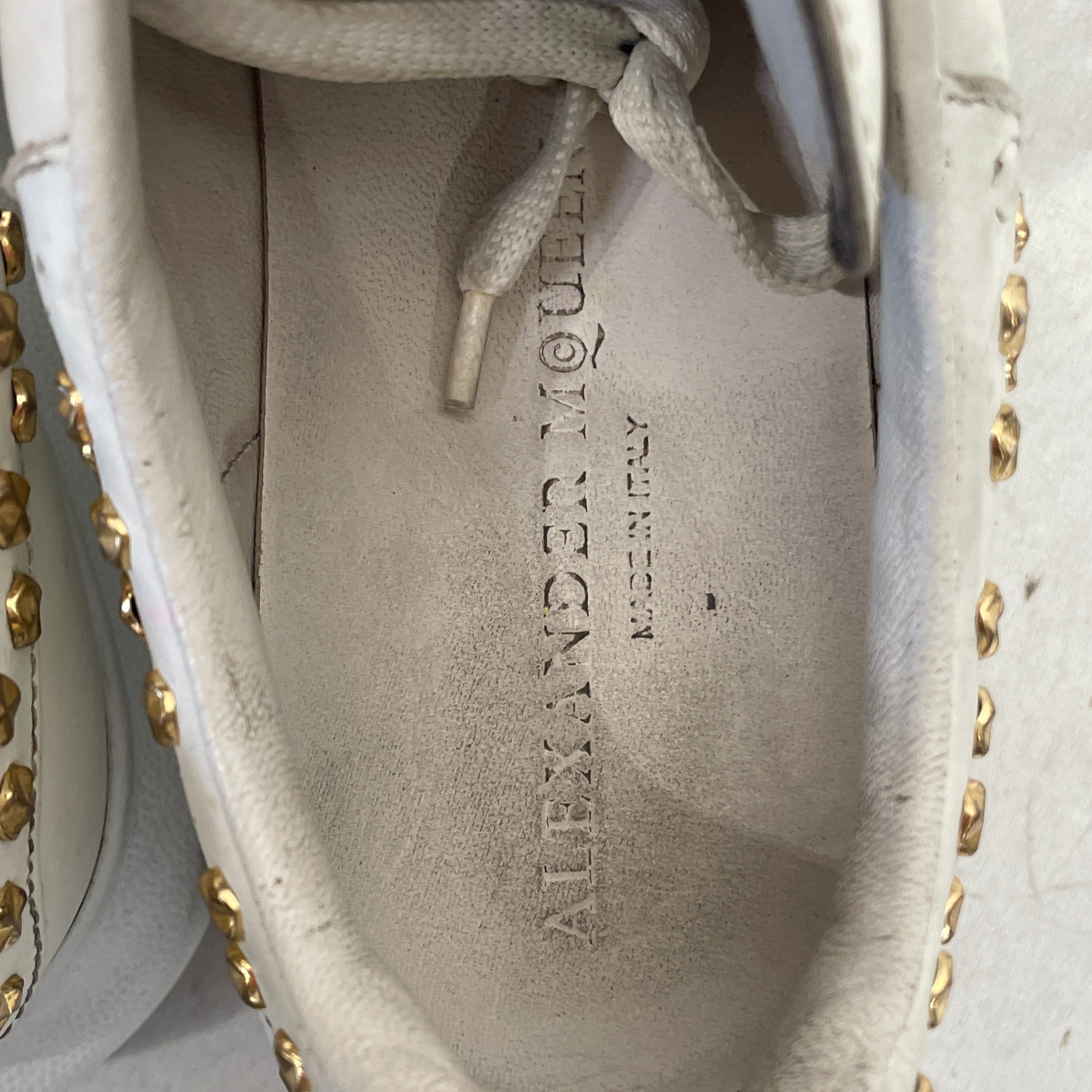 Alexander McQueen/Low-Sneakers/EU 39/Leather/WHT/MISSING STUDS view 3