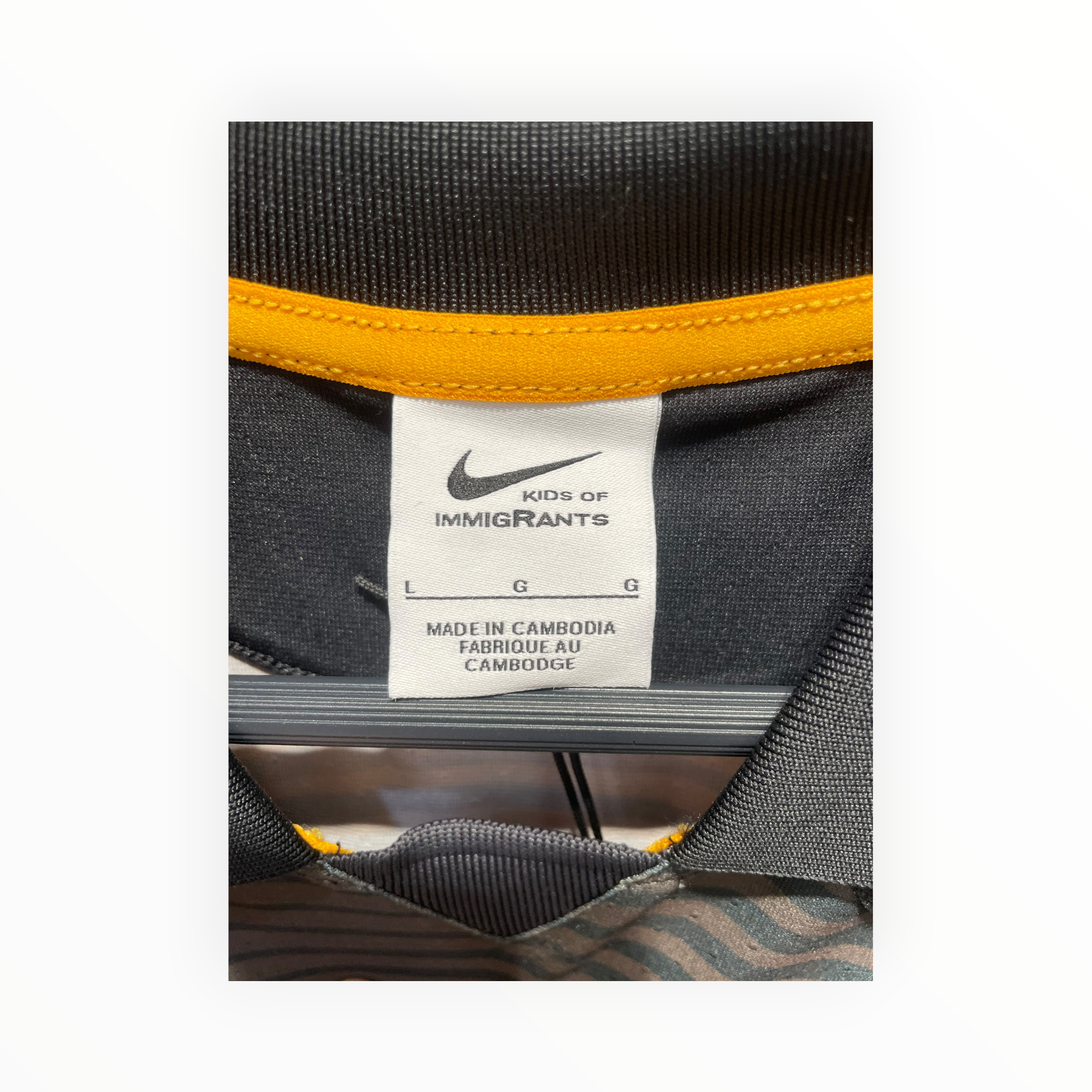 NIKE/KIDS OF IMMIGRANTS/LS T-Shirt/L/Polyester/GRN/All Over Print/K-I view 3