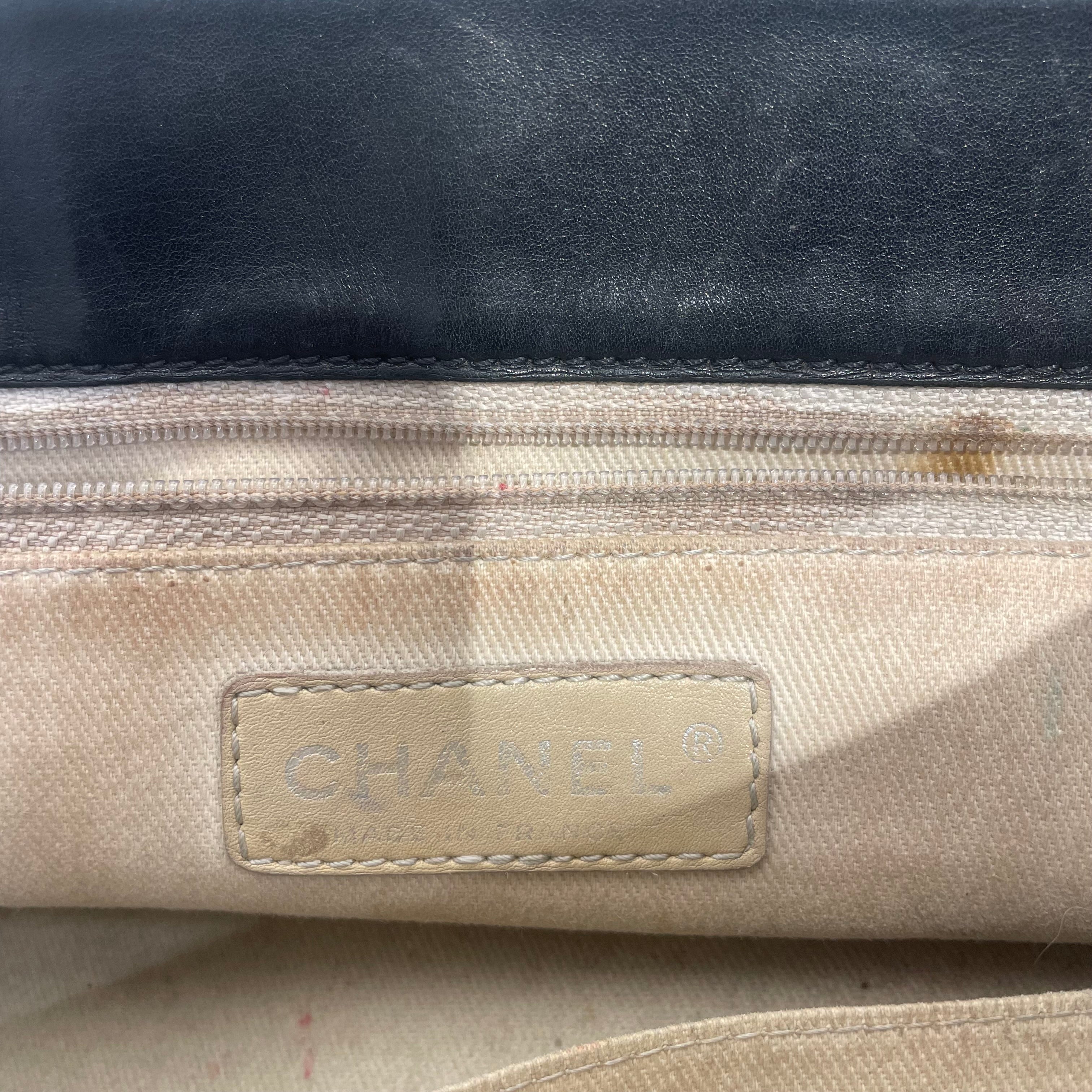 CHANEL/Hand Bag/Leather/BLK/Double Stitch Hampton Flap view 4