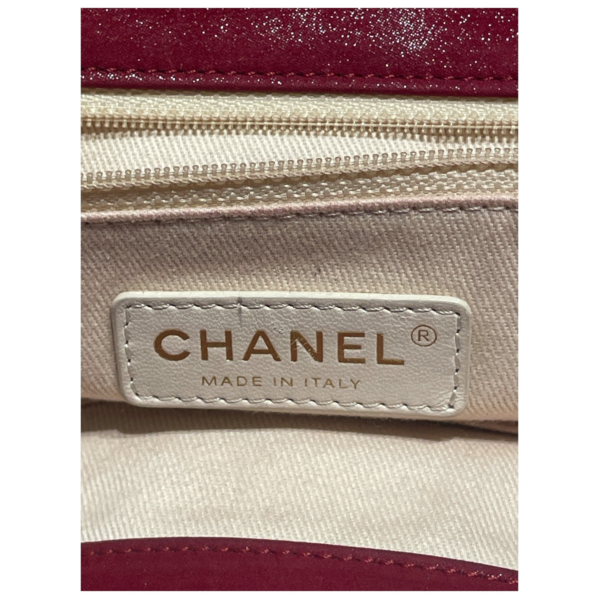 CHANEL/Hand Bag/Leather/RED/Chic Quilt Accordian Flap Bag view 4